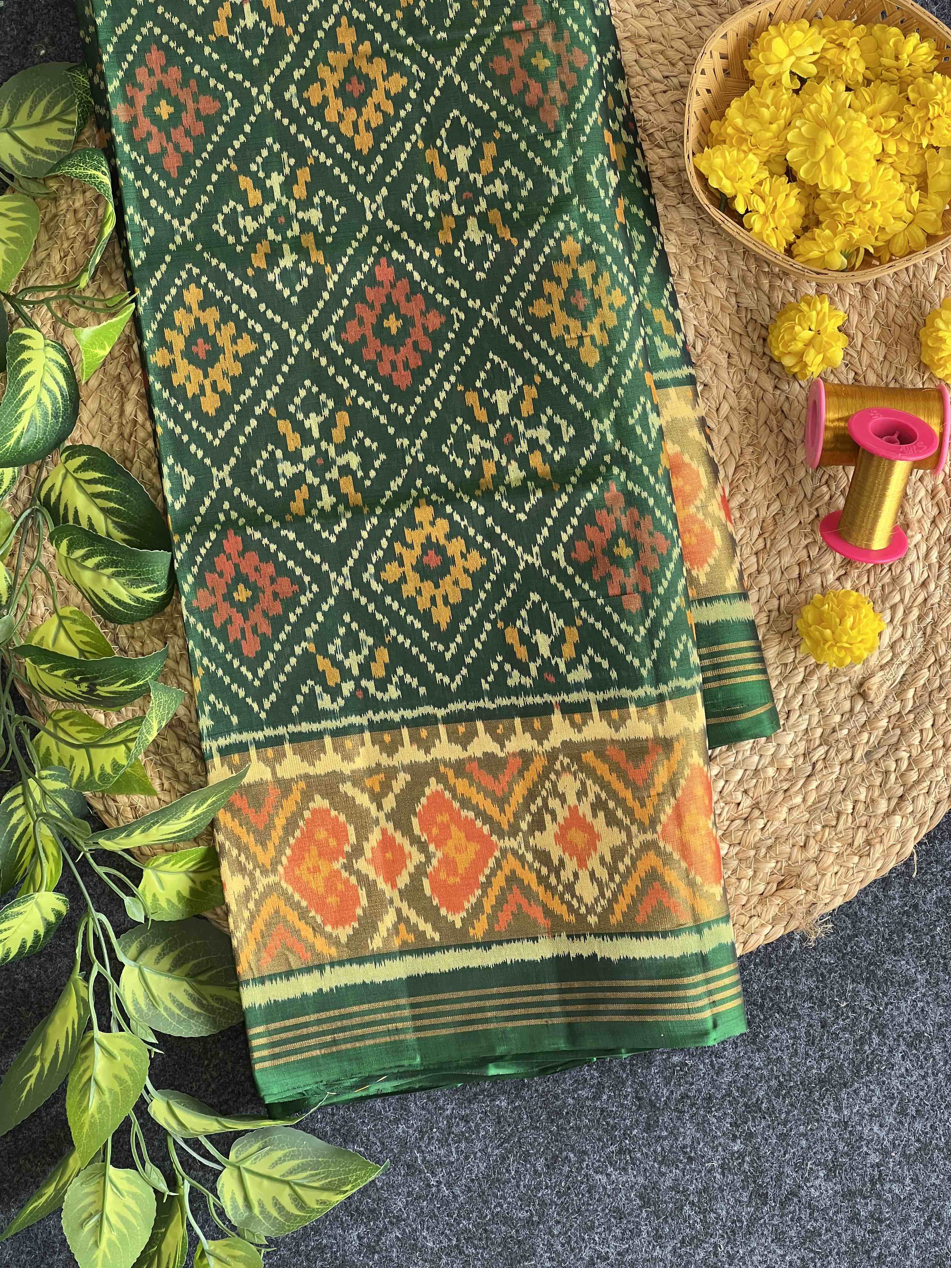 Green Panchanda Traditional Design Handwoven Patola Silk Saree Main image
