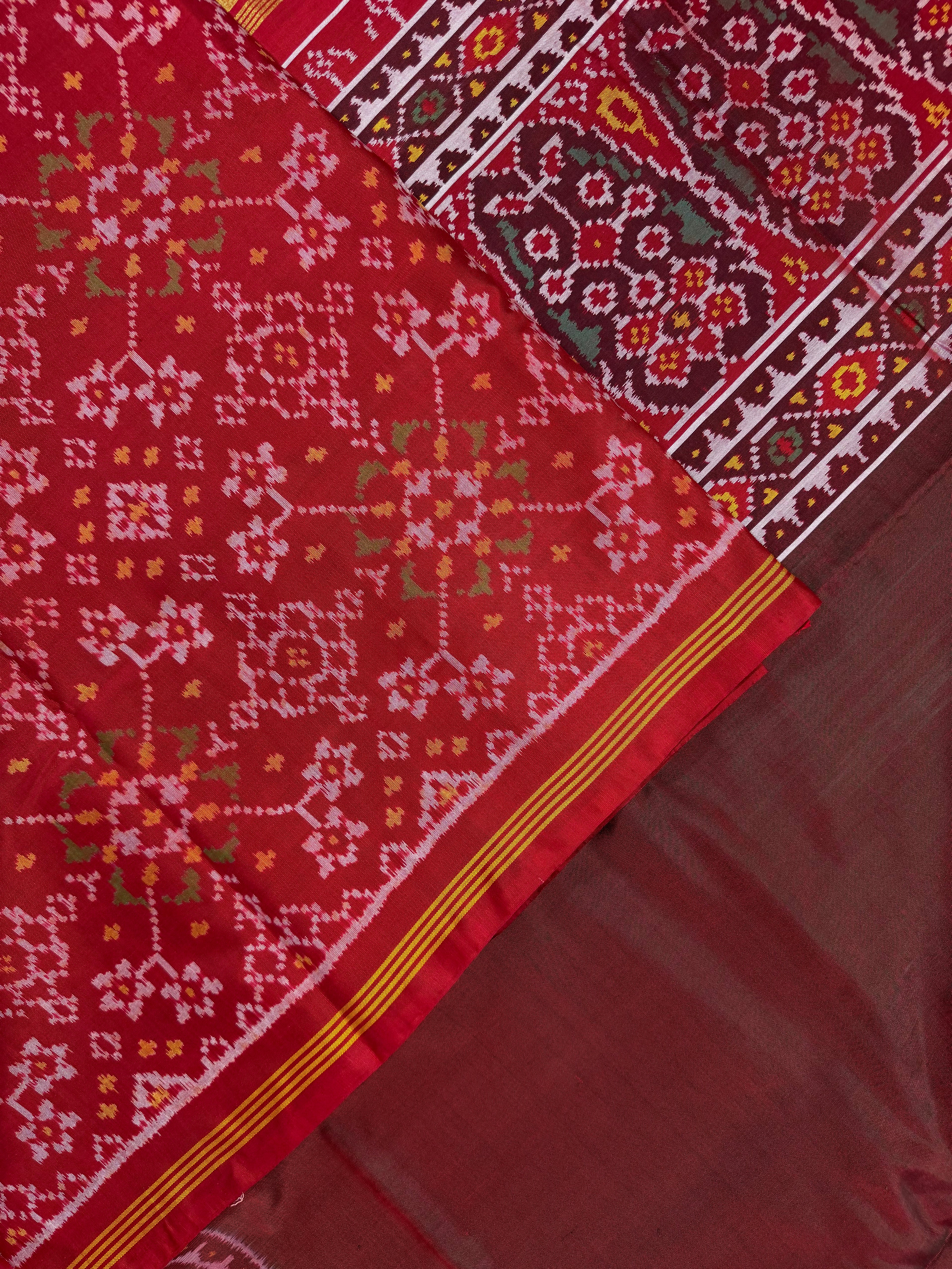 Plain Gala Border With Designer Blouse Handwoven Patola Silk Saree