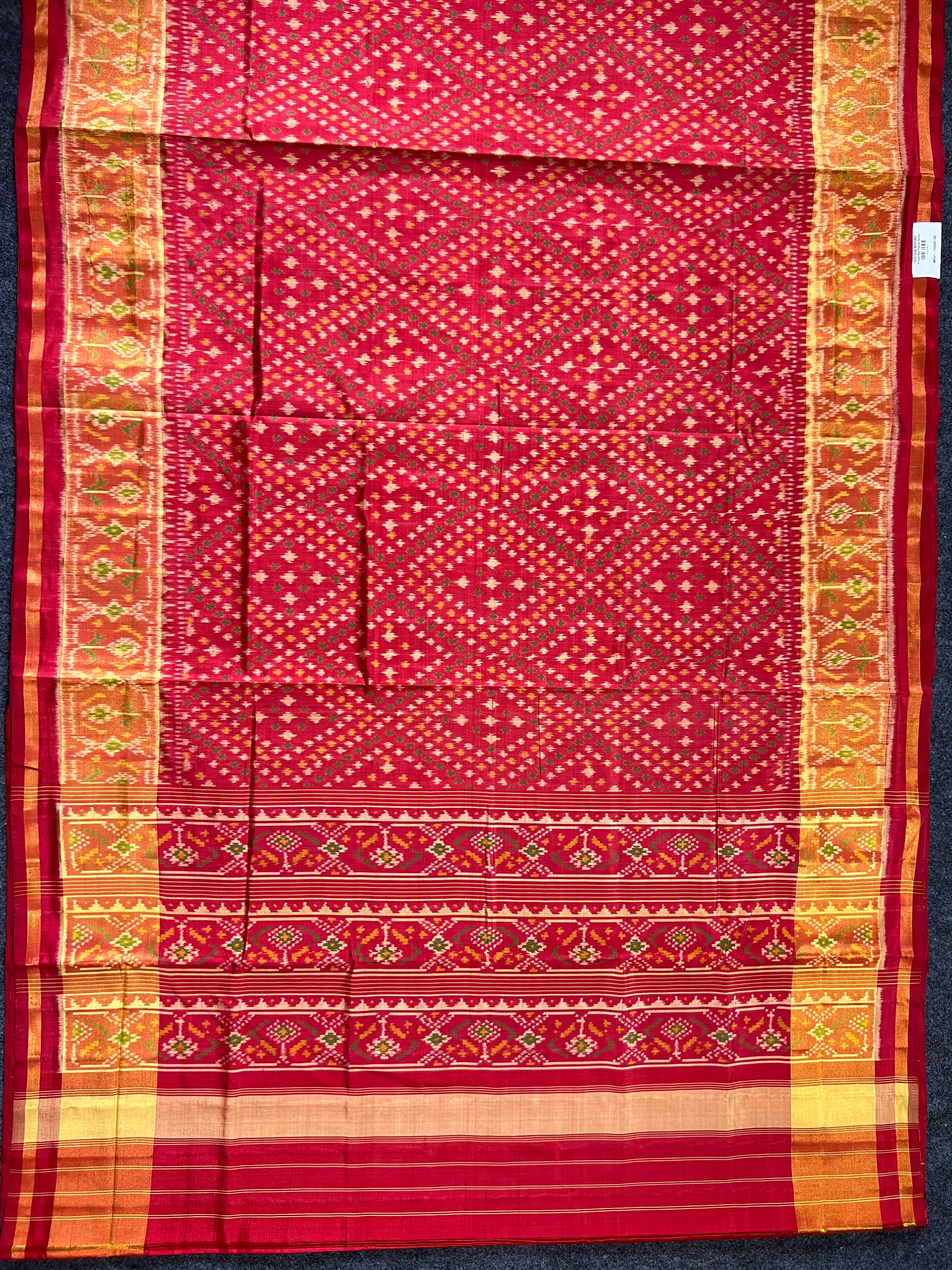 Red Color Traditional Design Handwoven Patola Silk Saree Secondary image
