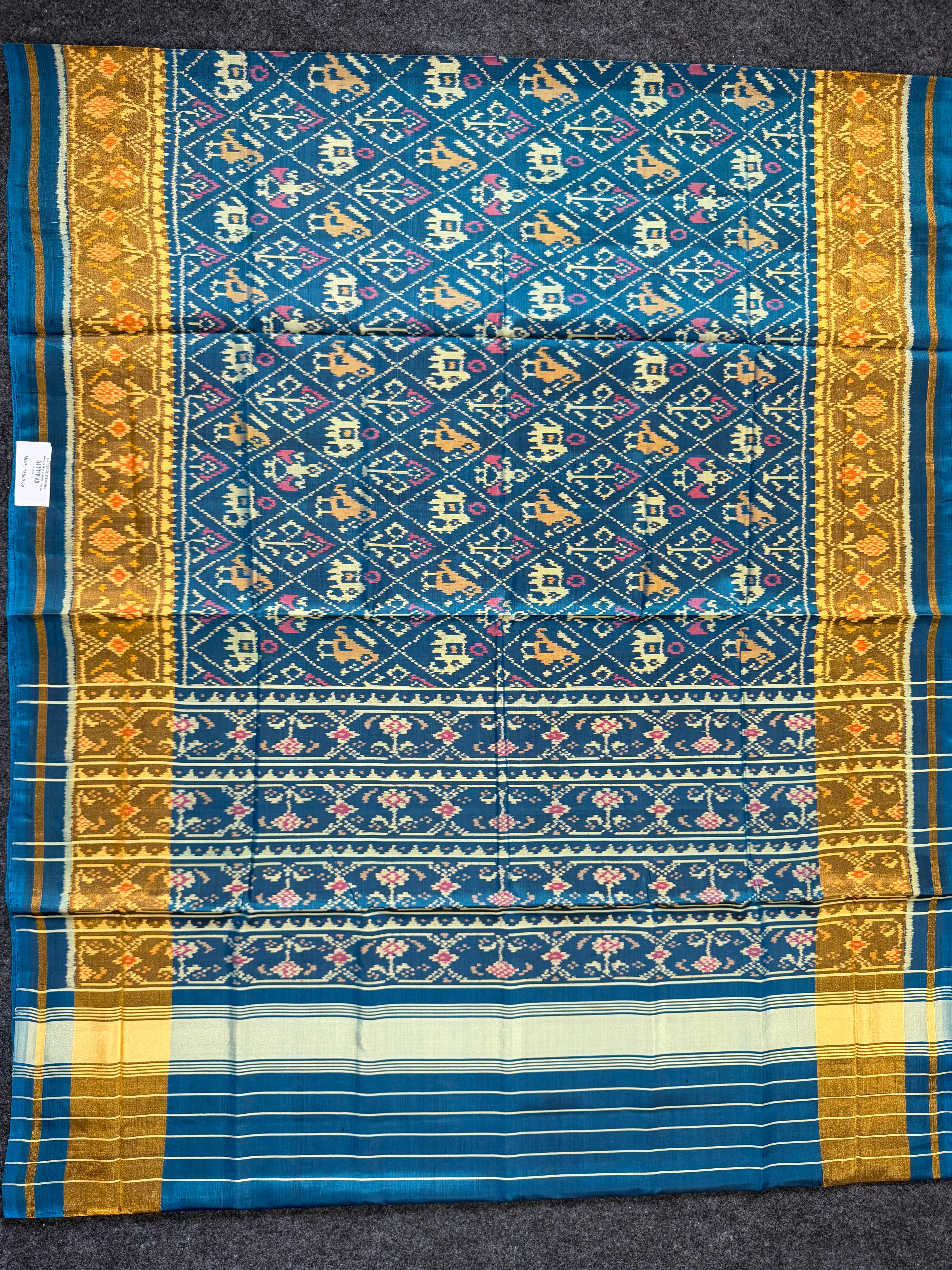 Narikunj Traditional Design Handwoven Patola Silk Saree Secondary image