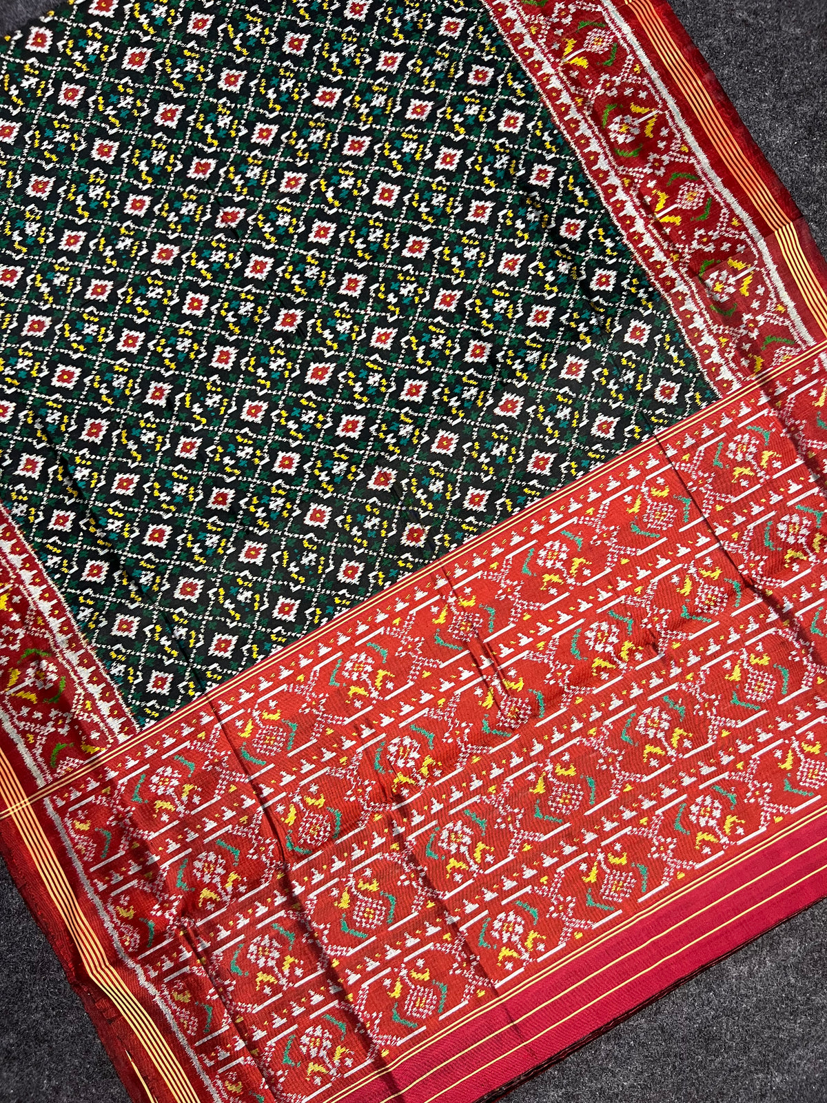 Traditional Design Handwoven Patola Silk Saree