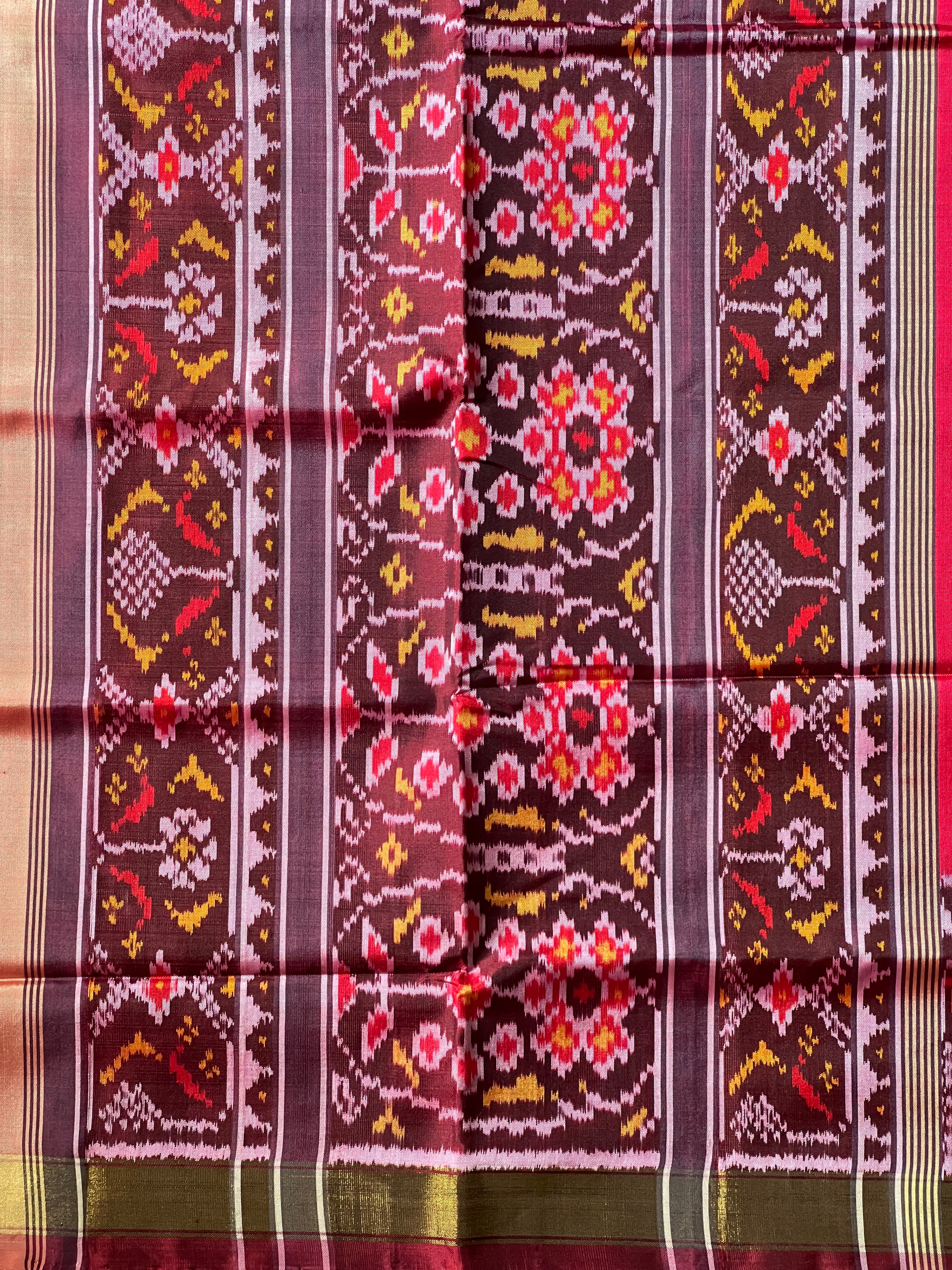 Plain Gala Border With Designer Blouse Handwoven Patola Silk Saree