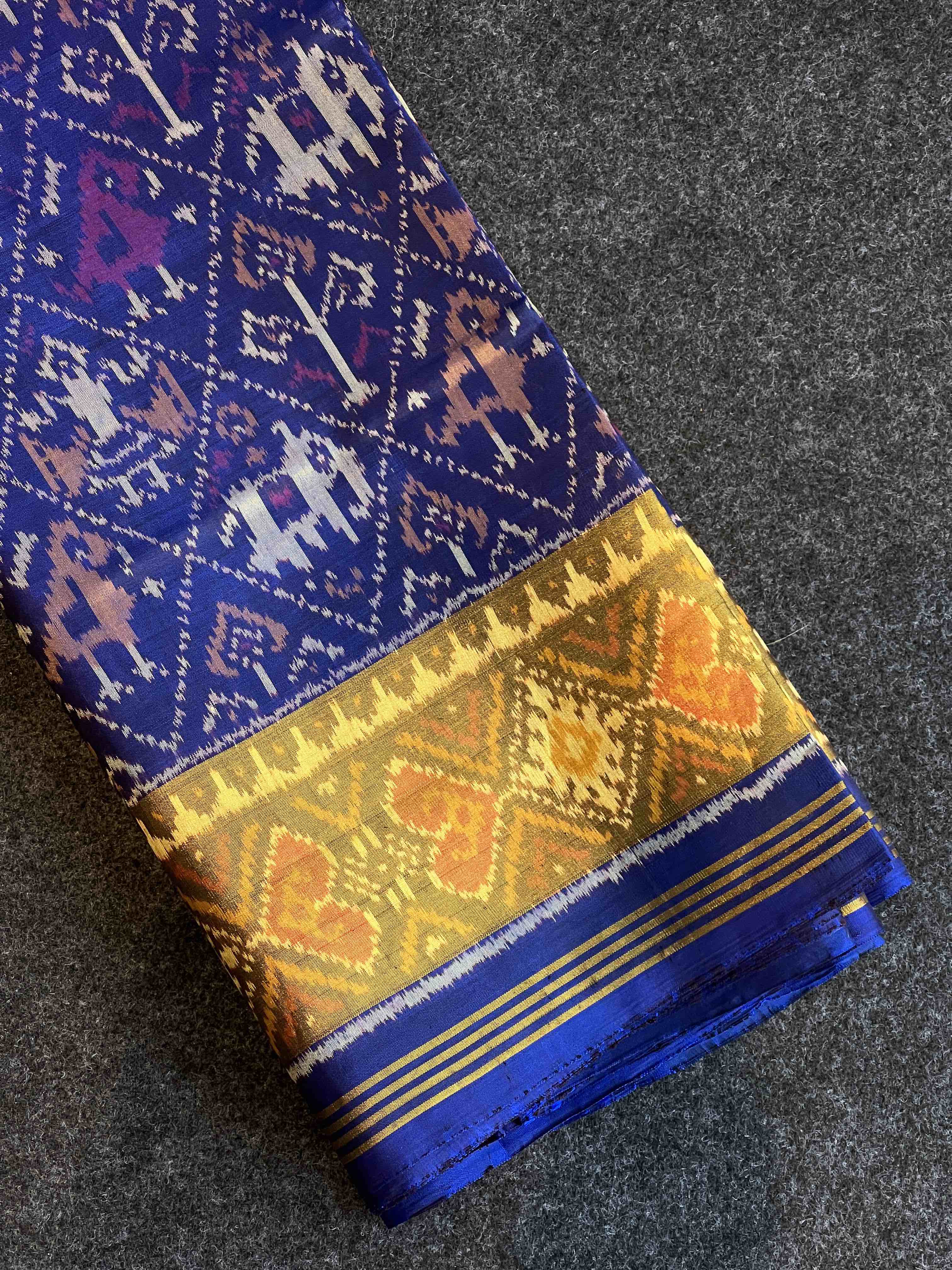 Handwoven Patola Silk Saree Narikunjan Main image