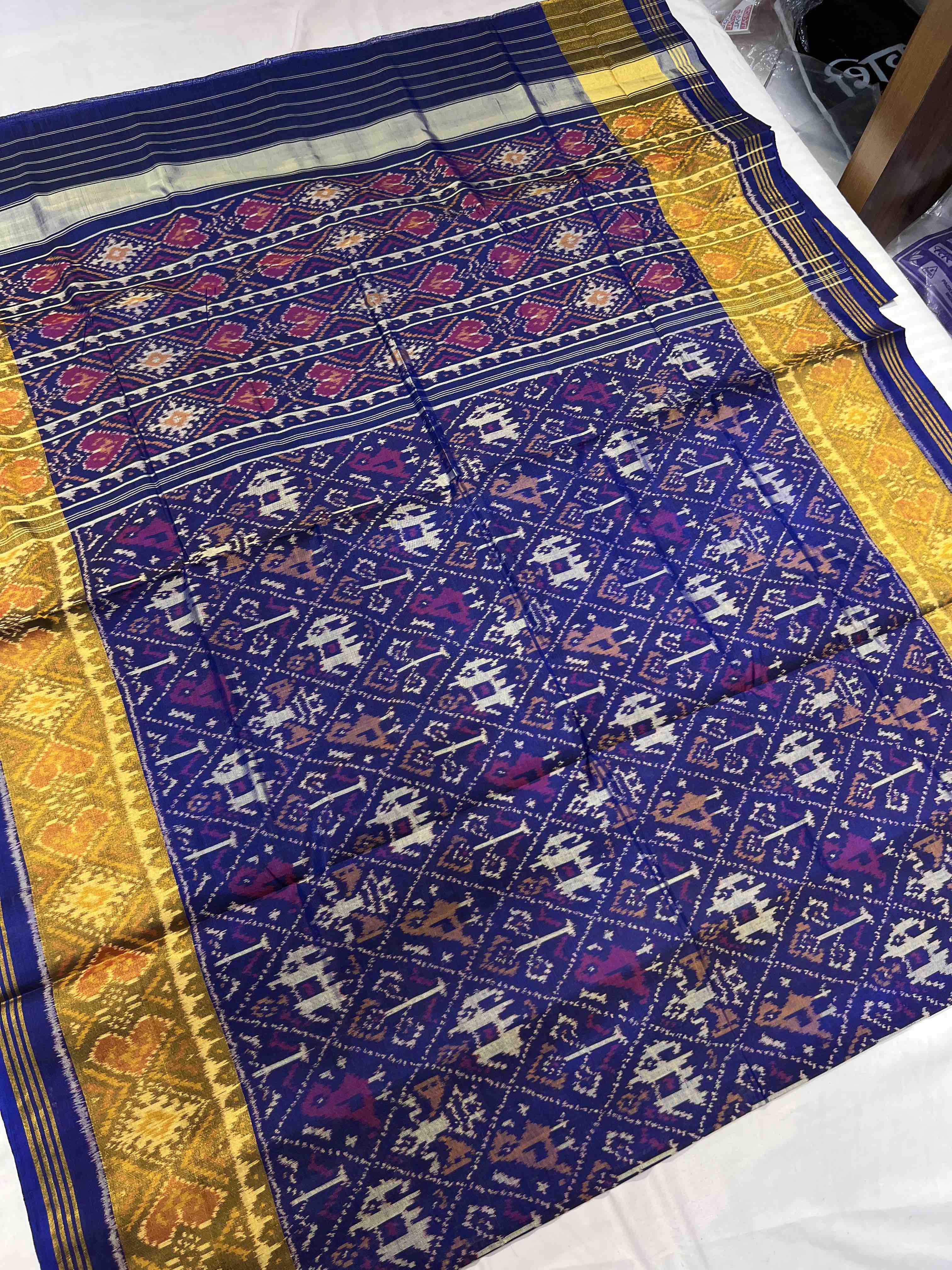 Handwoven Patola Silk Saree Narikunjan Secondary image