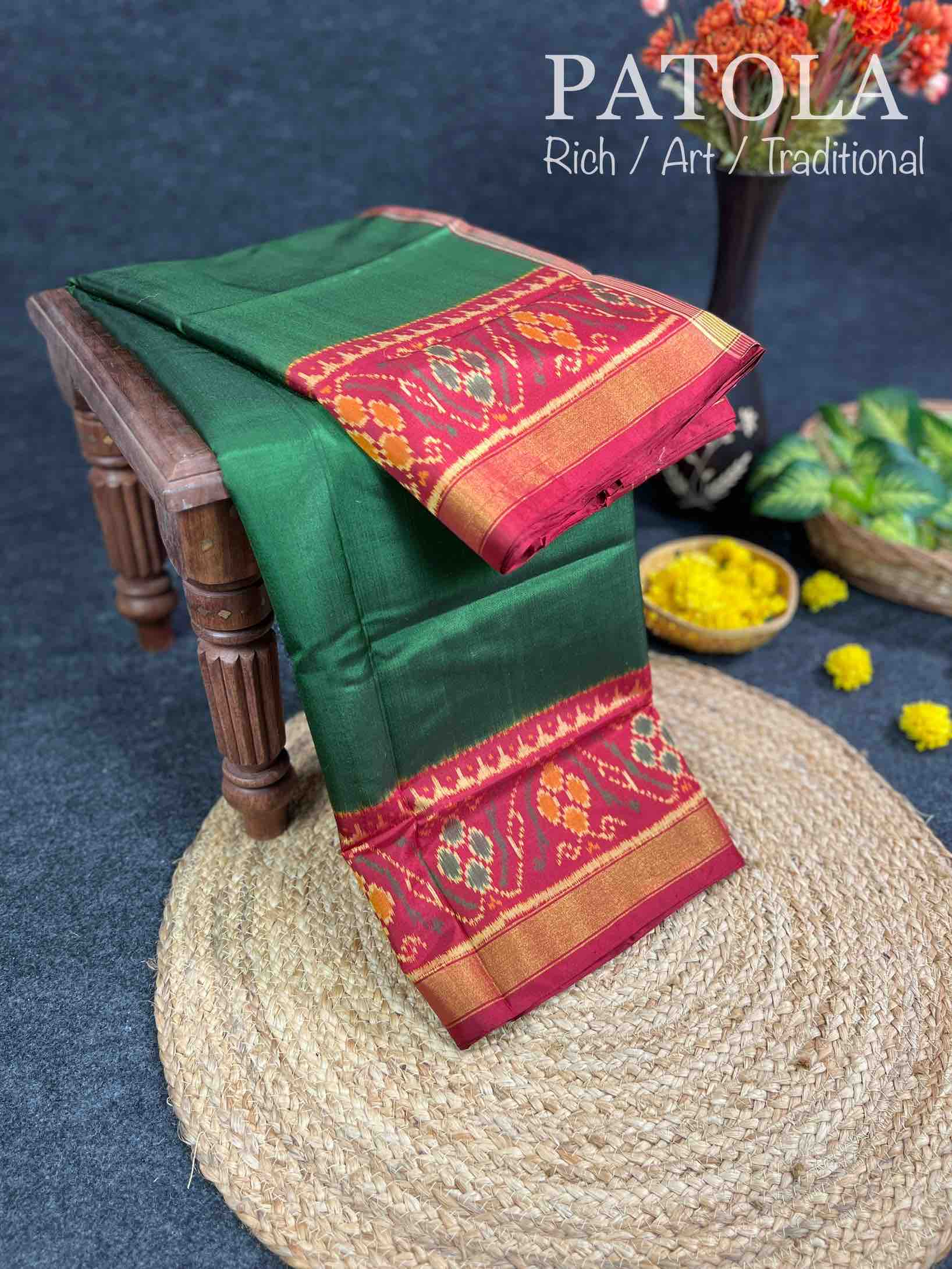 Handwoven Patola Silk Saree Plain Gala Border Main image