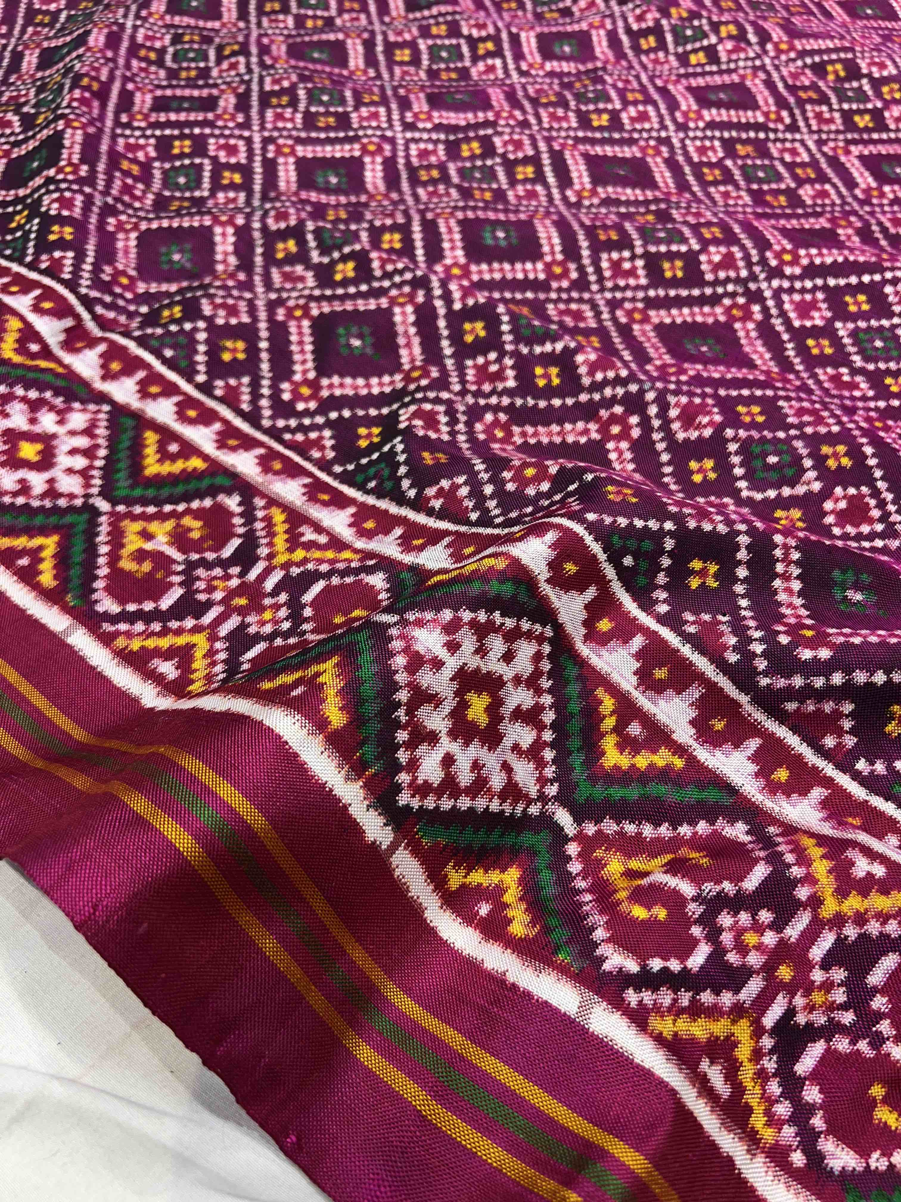 Handwoven Double Ikat Patola Silk Saree Bandhani Design Secondary image