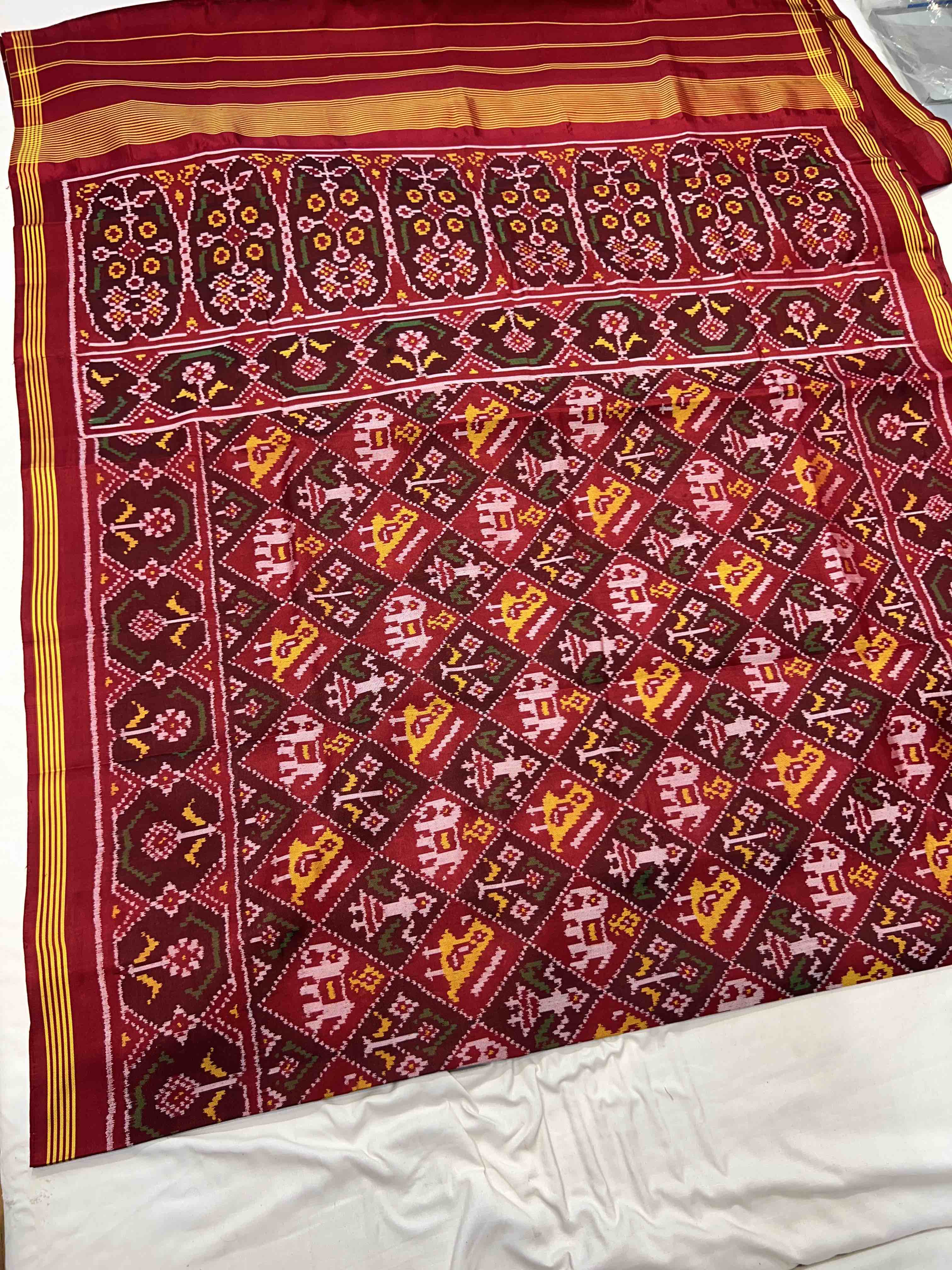 Narikunj Design Handwoven Patola Silk Saree Secondary image