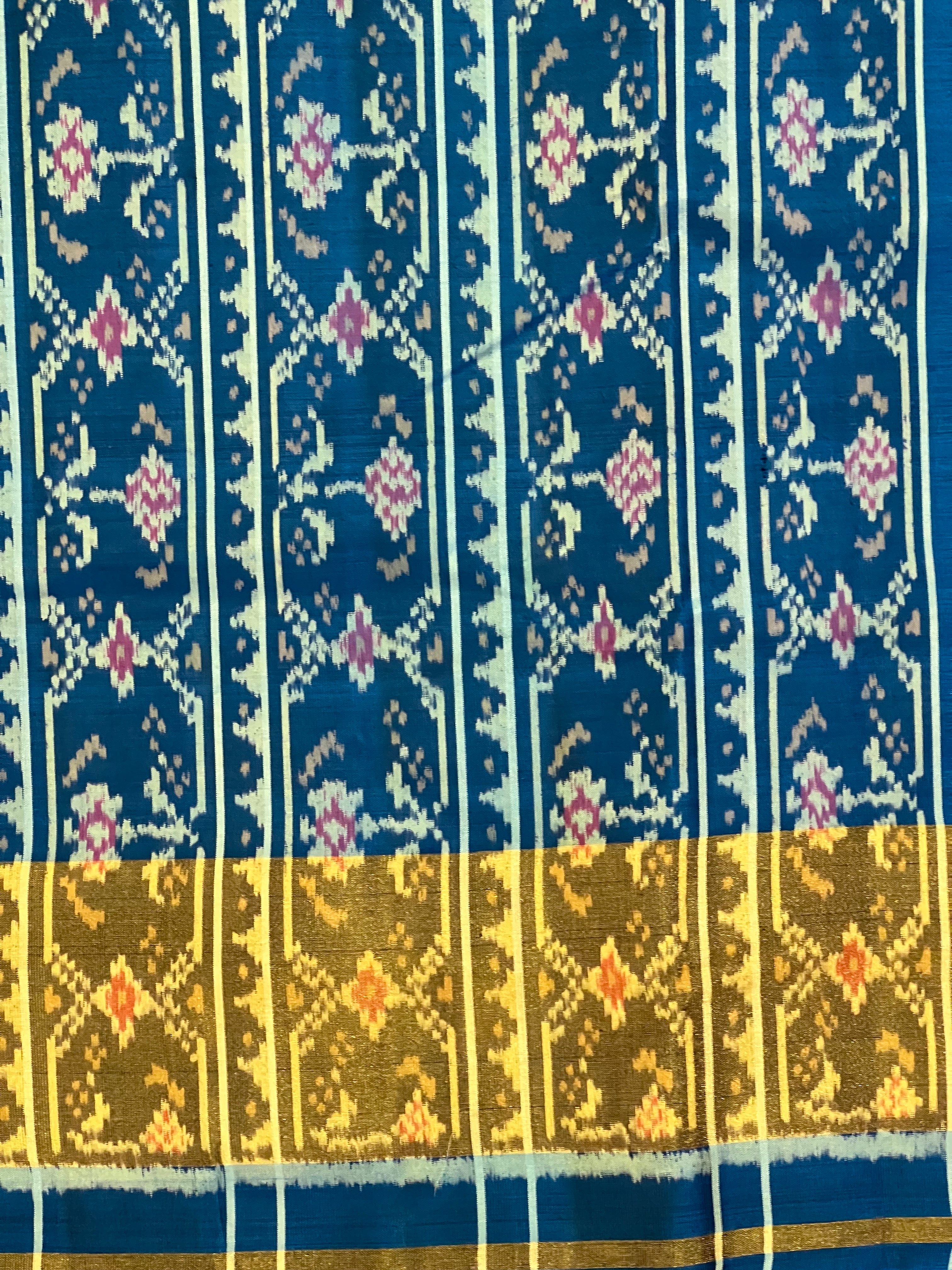 Narikunj Traditional Design Handwoven Patola Silk Saree