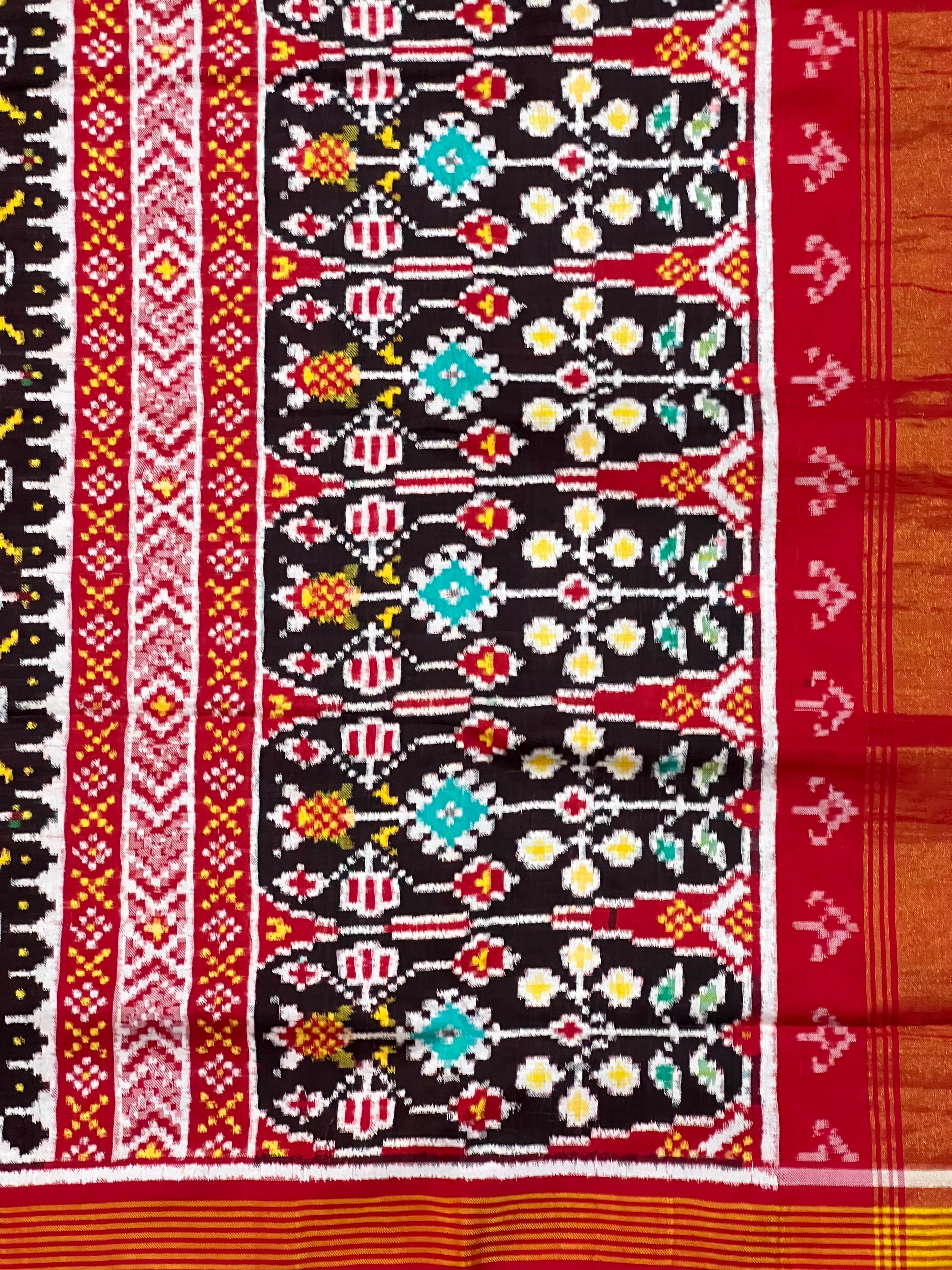 Fish Design Handwoven Double Ikat Patola Silk Saree