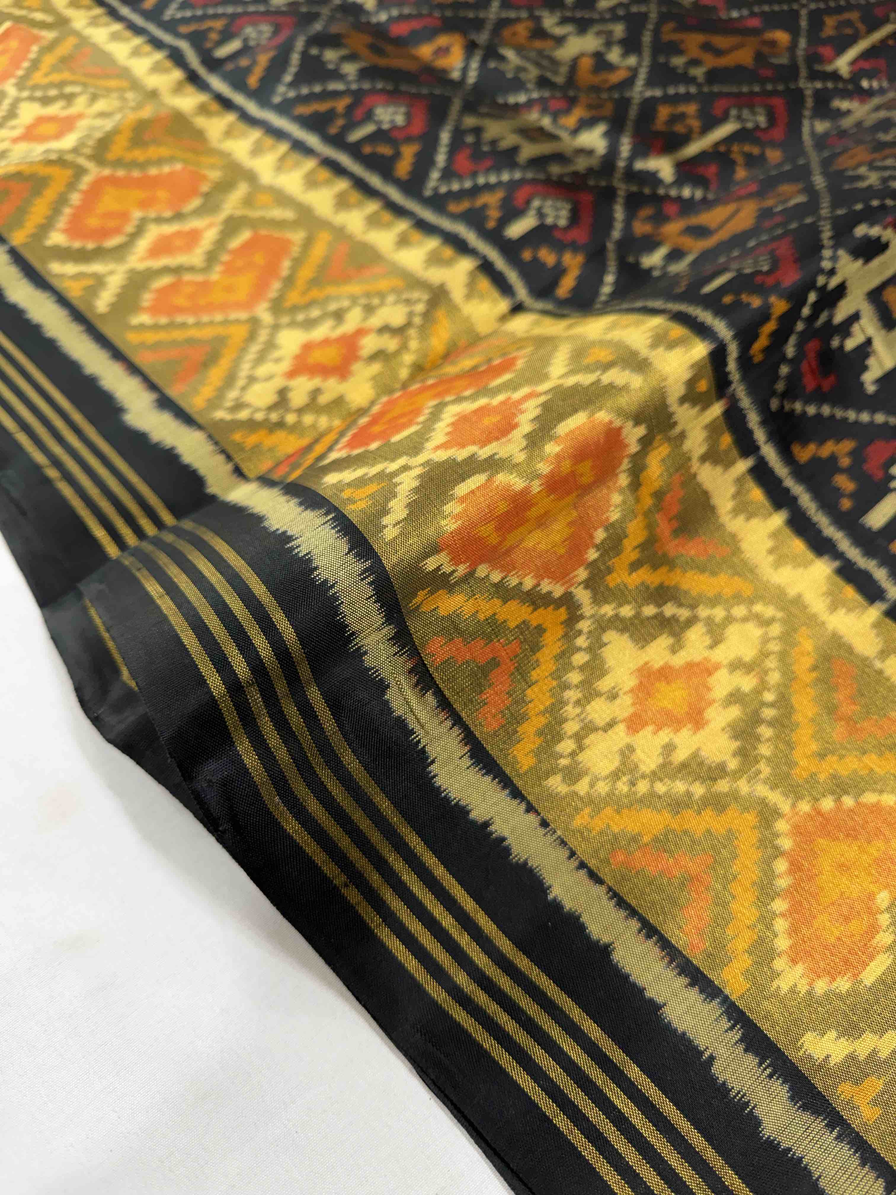 Narikunj Traditional Design Handwoven Patola Silk Saree