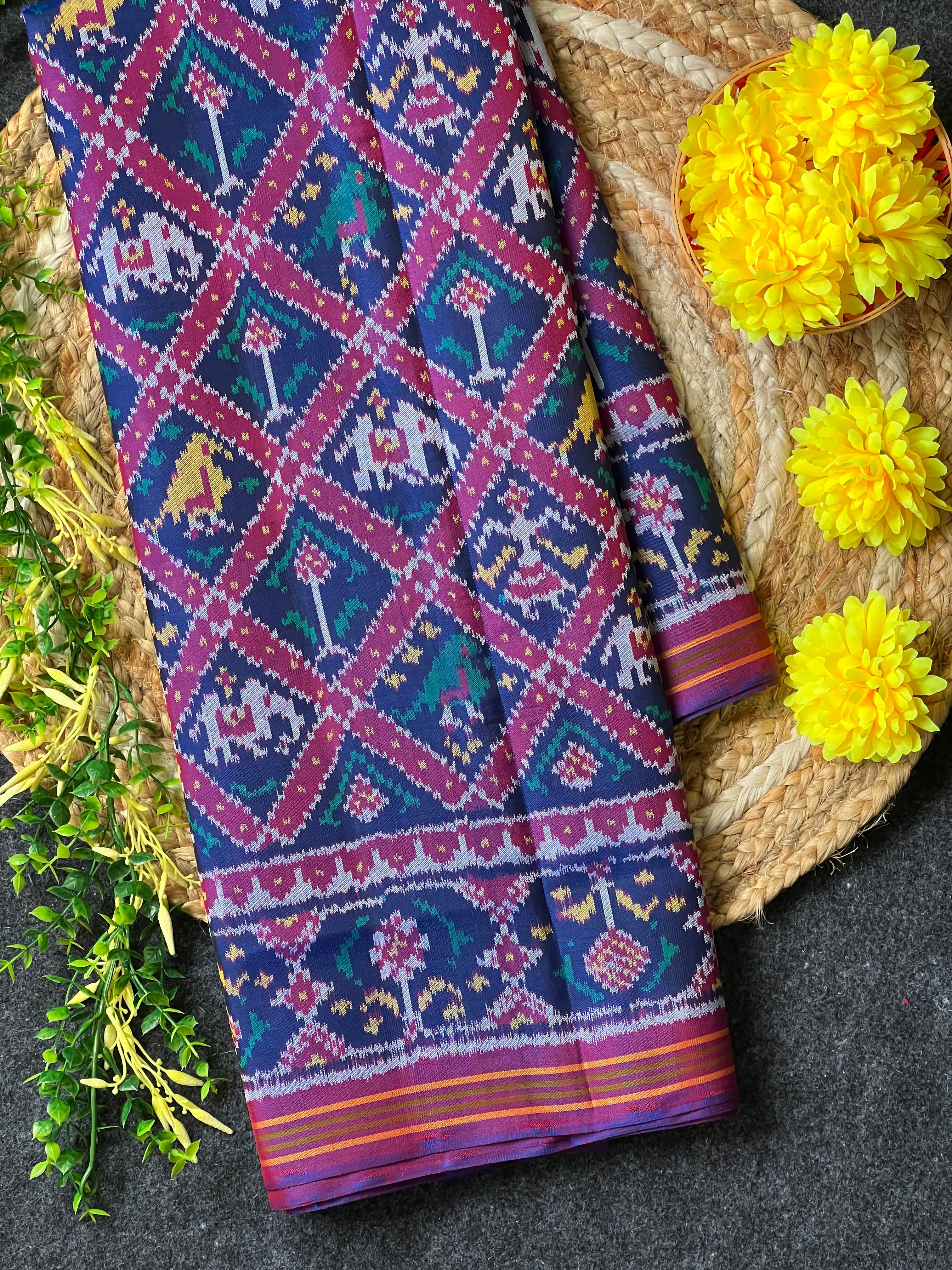 Typical Narikunj Design Handwoven Patola Silk Saree Main image