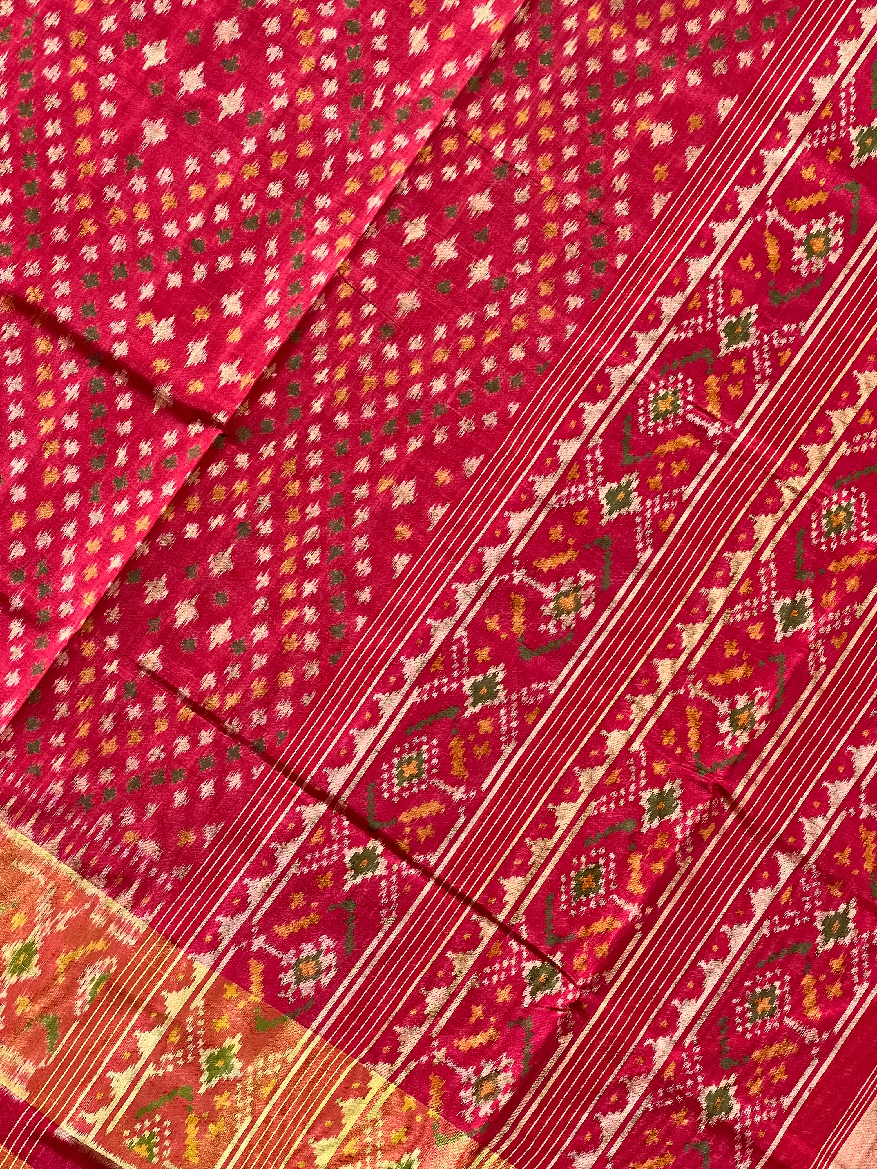 Red Color Traditional DesignHandwoven Patola Silk Saree