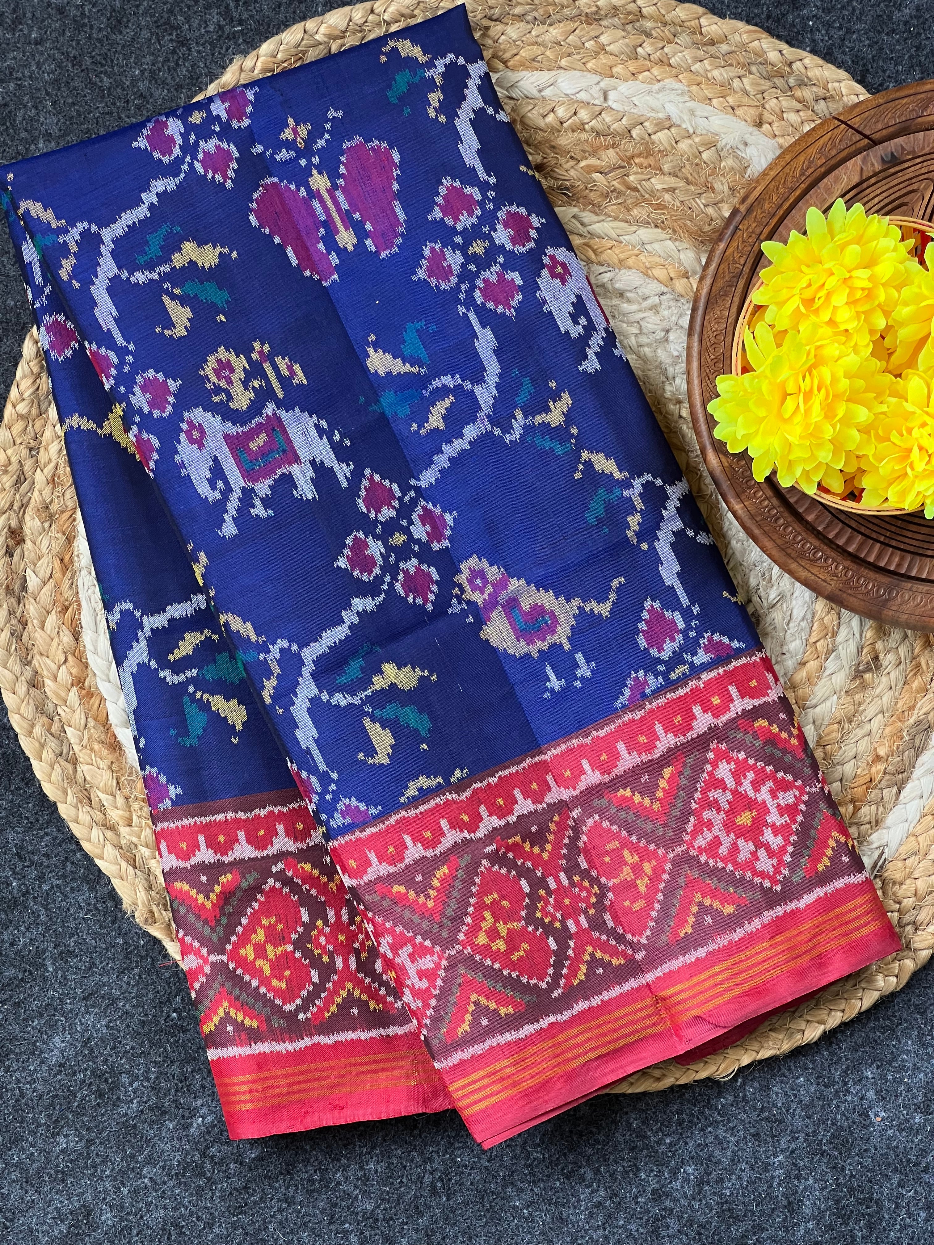 Exclusive Motif Design Handwoven Patola Dupatta Main image