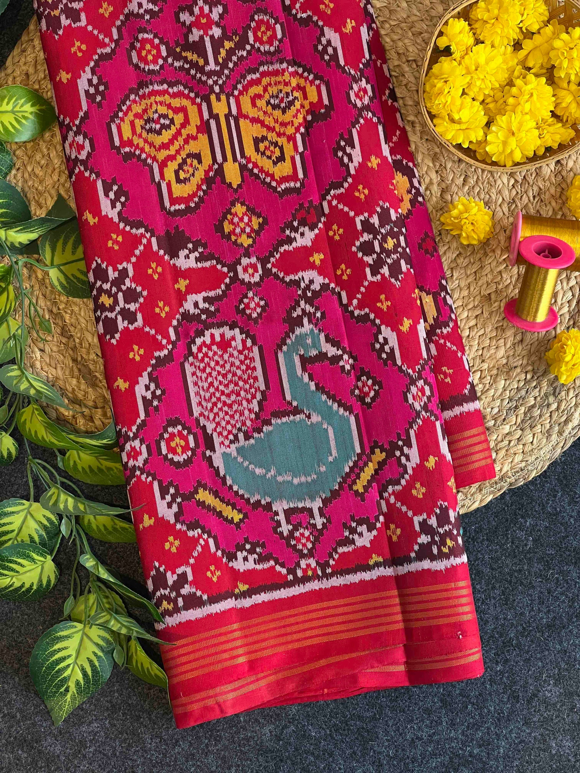 Pink Color Big Motif Design Handwoven Patola Silk Saree Main image