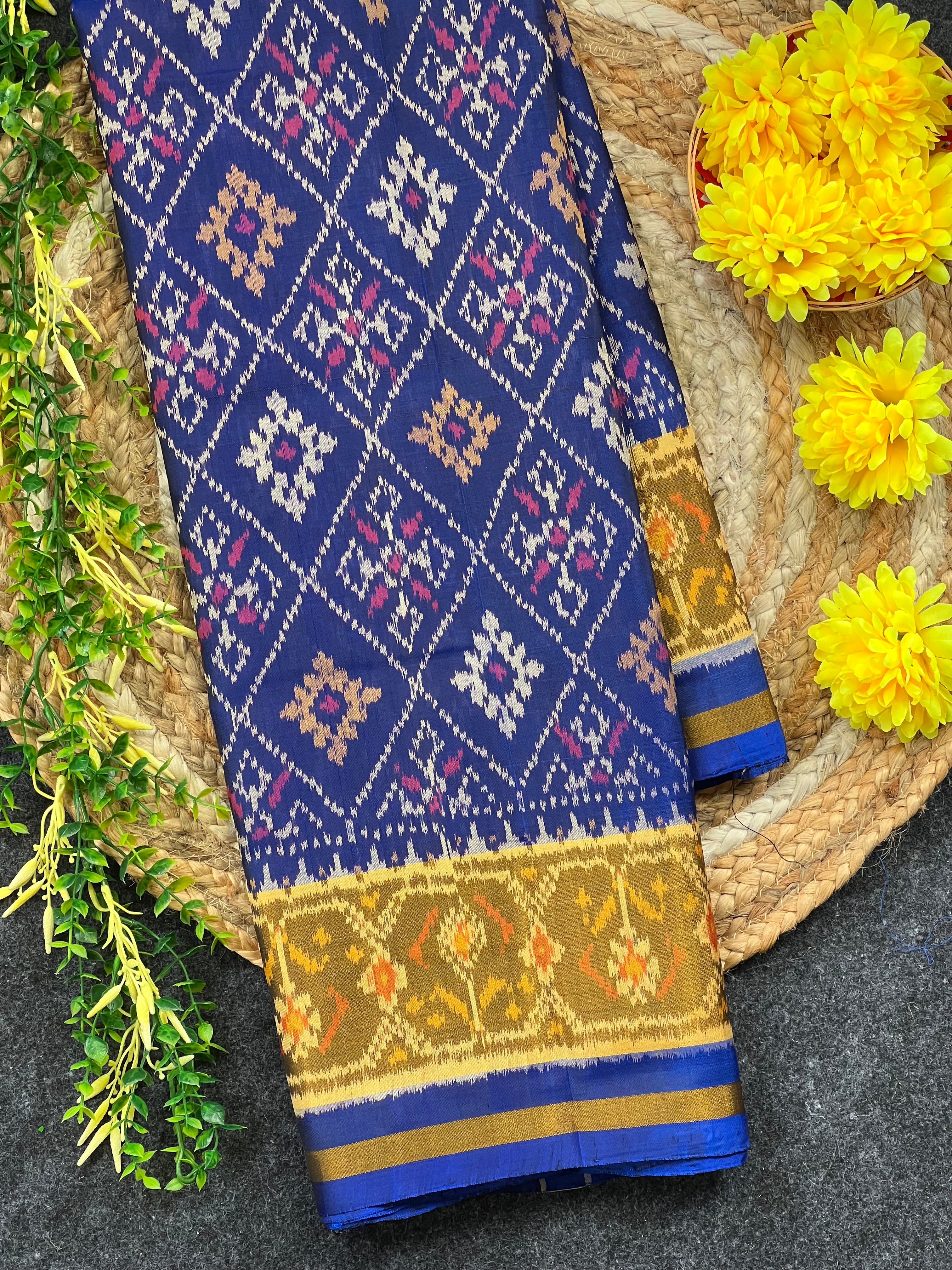 Blue Pan-Chanda Traditional Design Handwoven Patola Silk Saree Main image