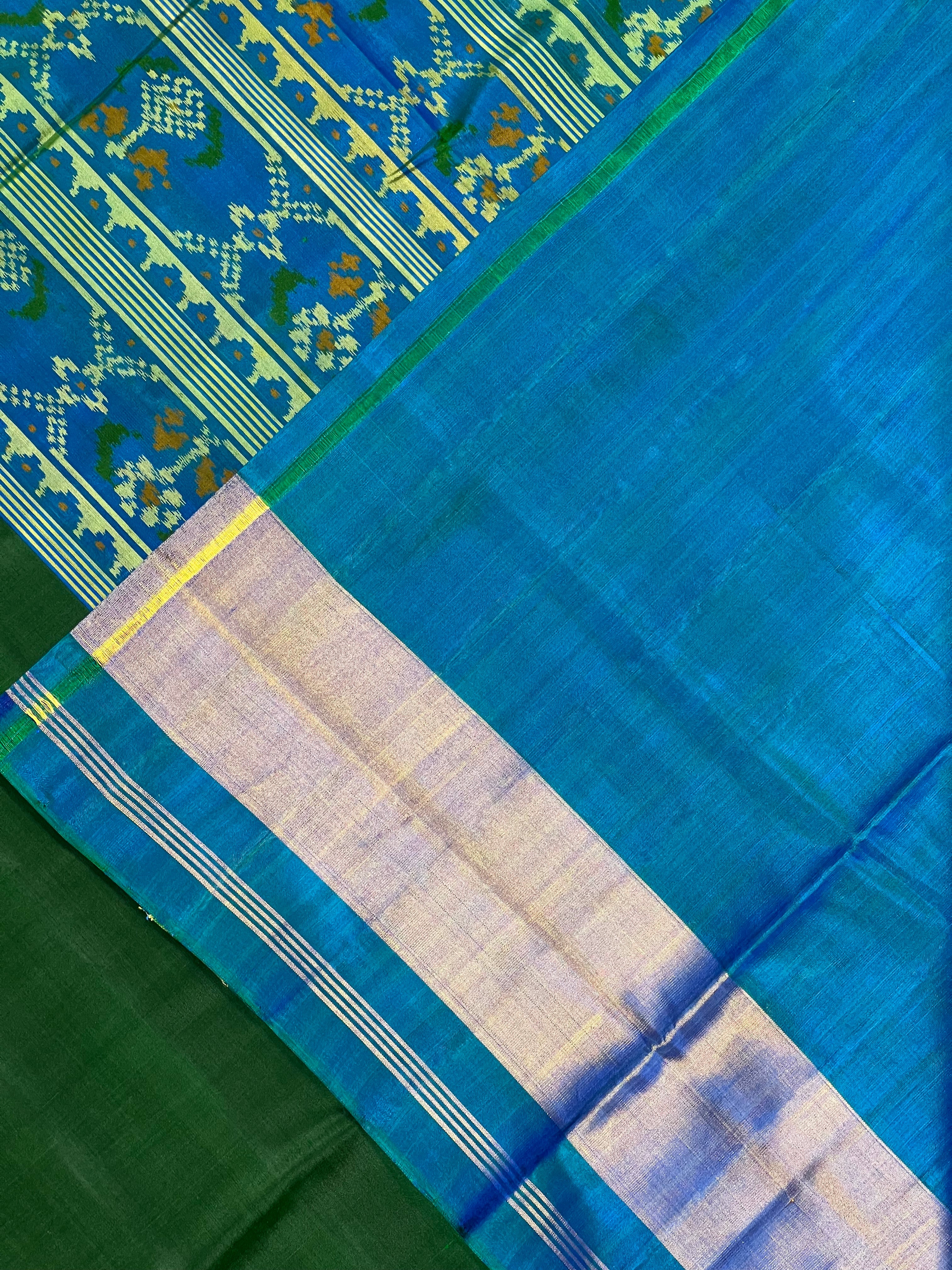 Plain Gala Border Handwoven Patola Silk Saree