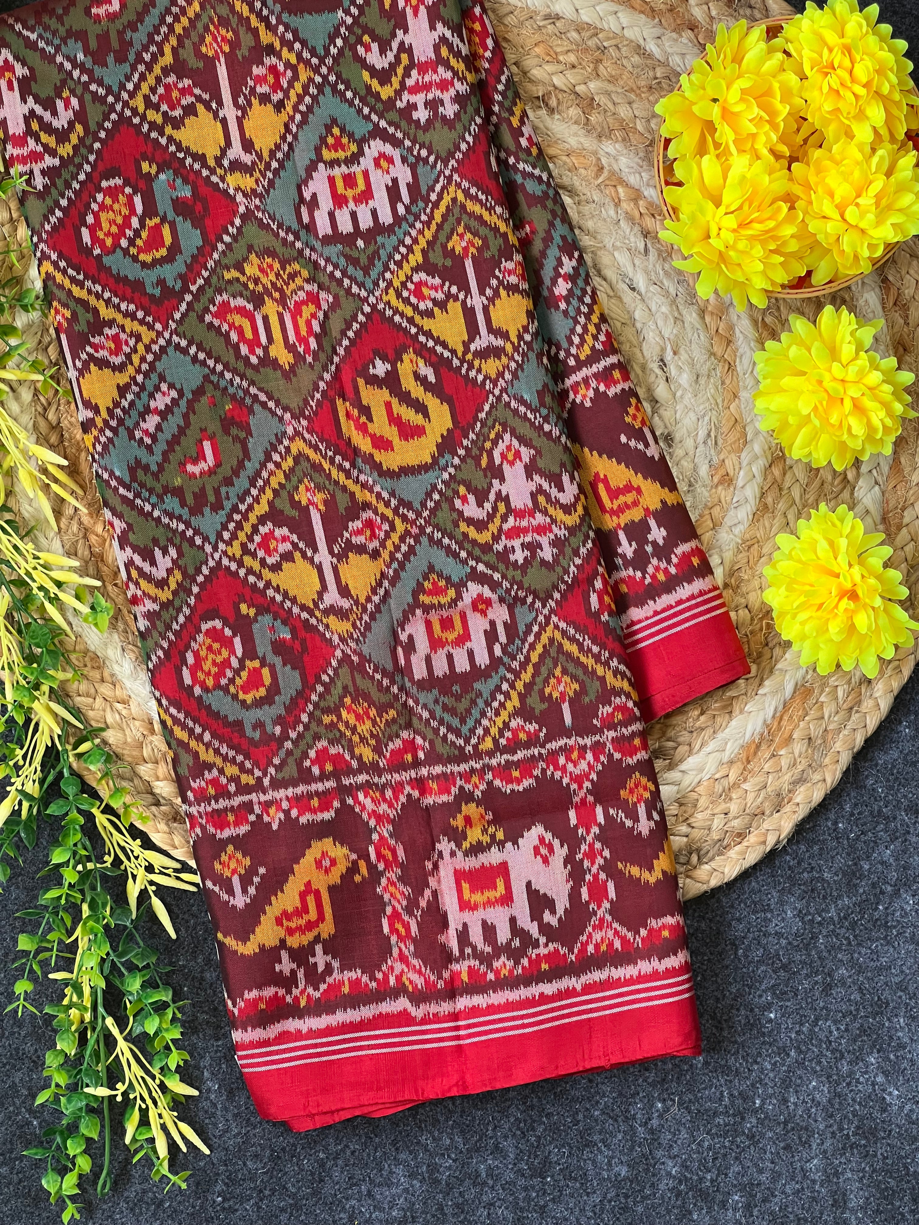 Multicolor Motif Design Handwoven Patola Silk Saree Main image