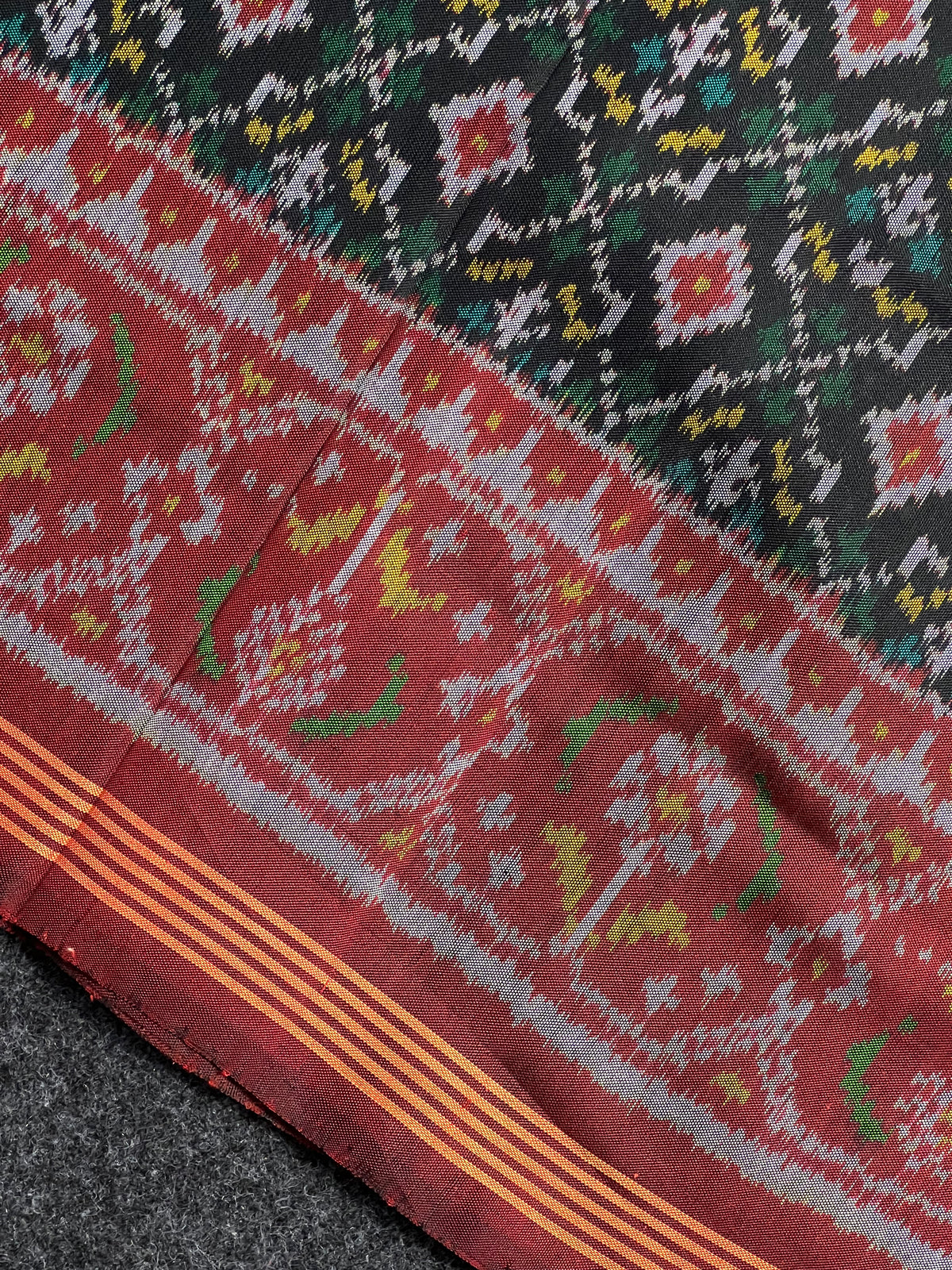 Traditional Design Handwoven Patola Silk Saree
