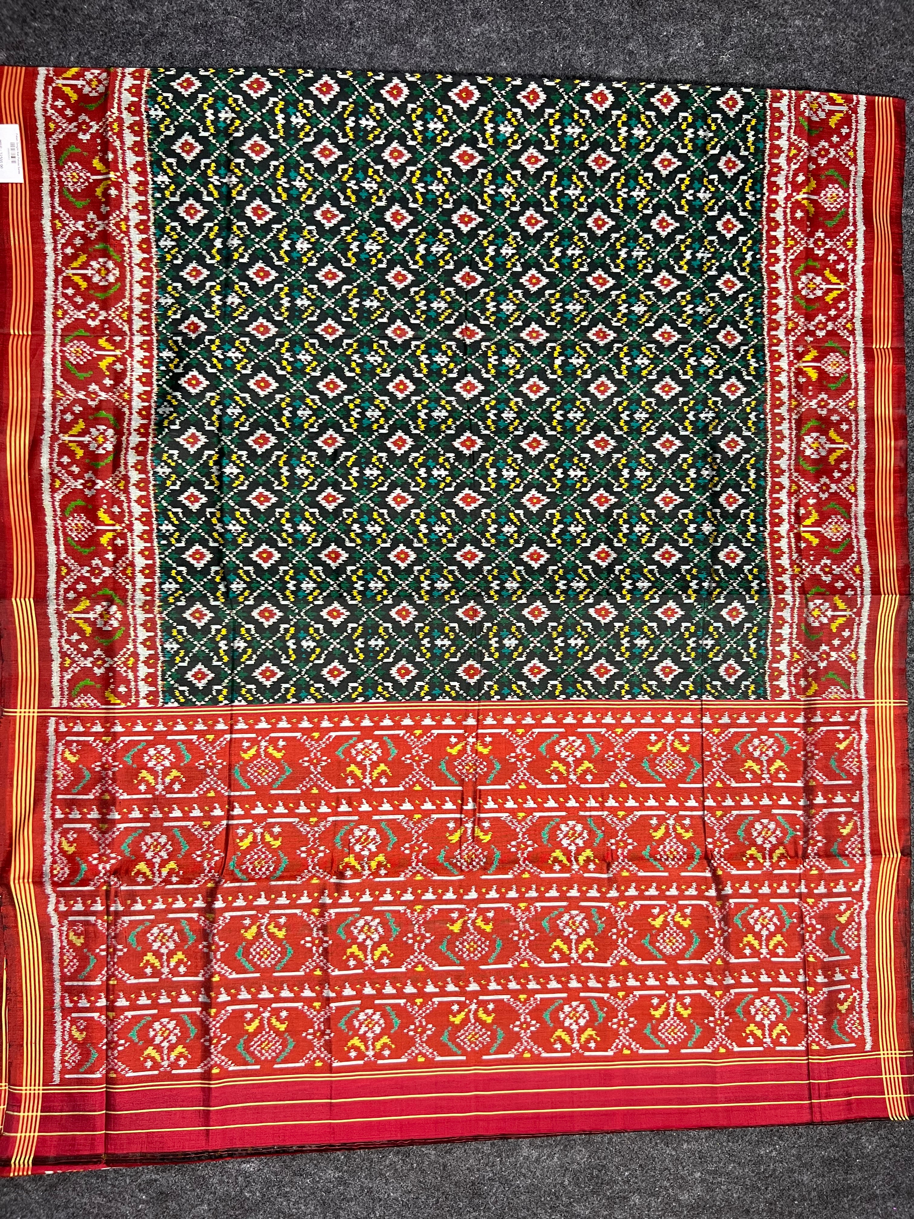 Traditional Design Handwoven Patola Silk Saree Secondary image