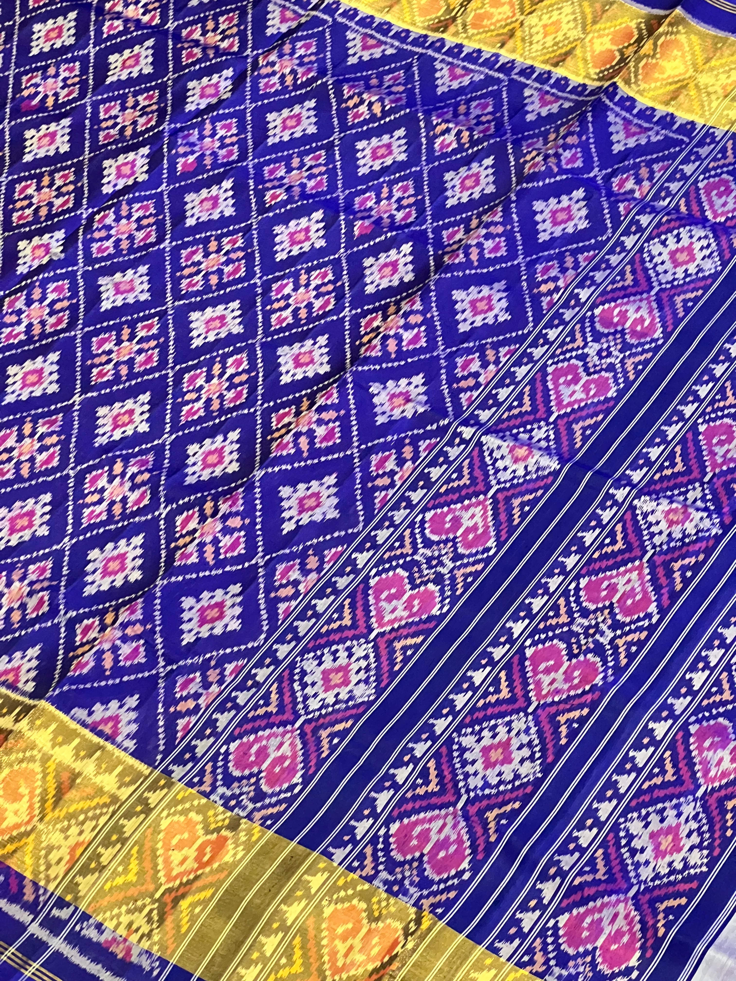 Pan-Chanda Traditional Design Handwoven Patola Silk Saree