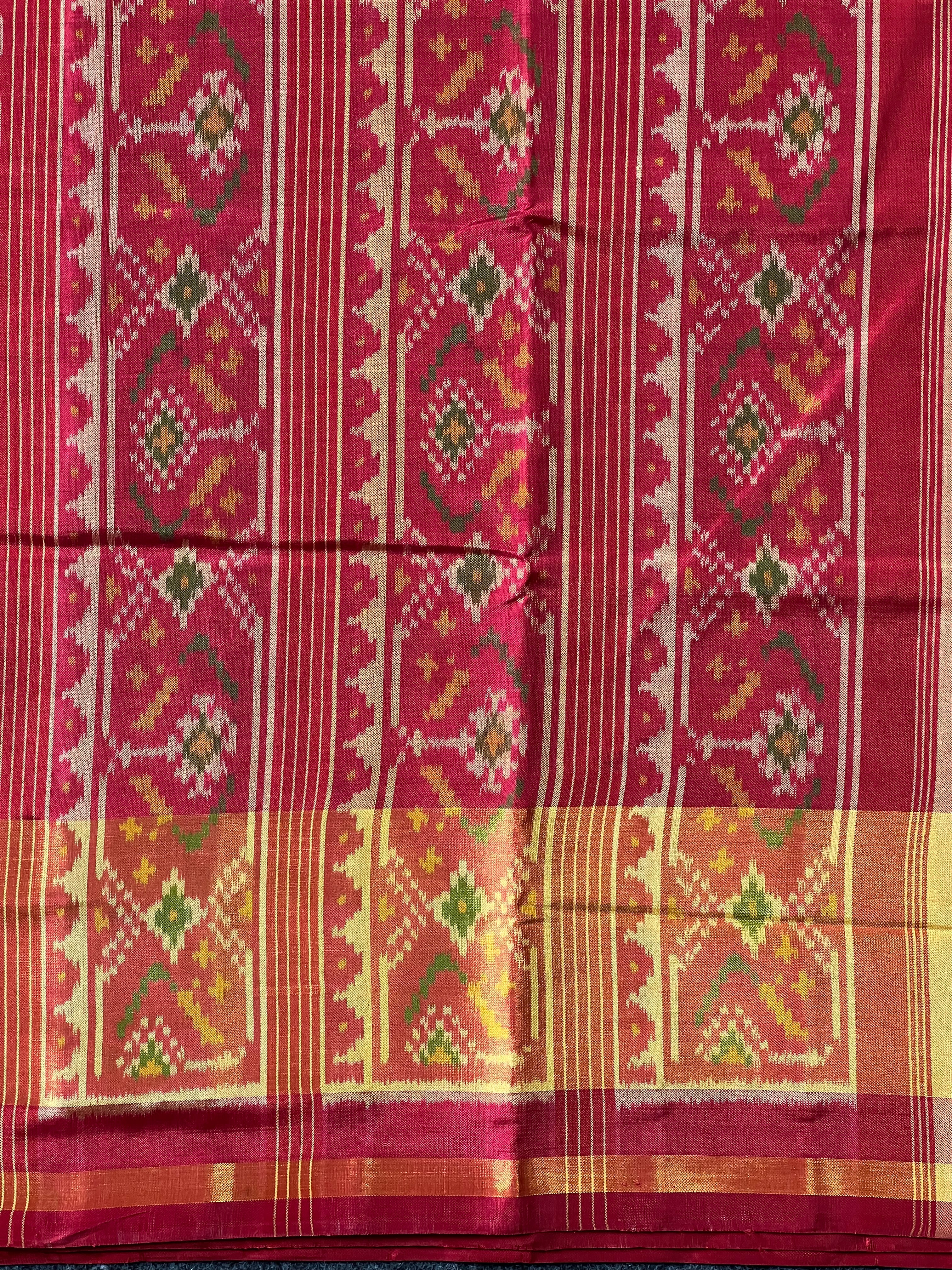 Red Color Traditional DesignHandwoven Patola Silk Saree