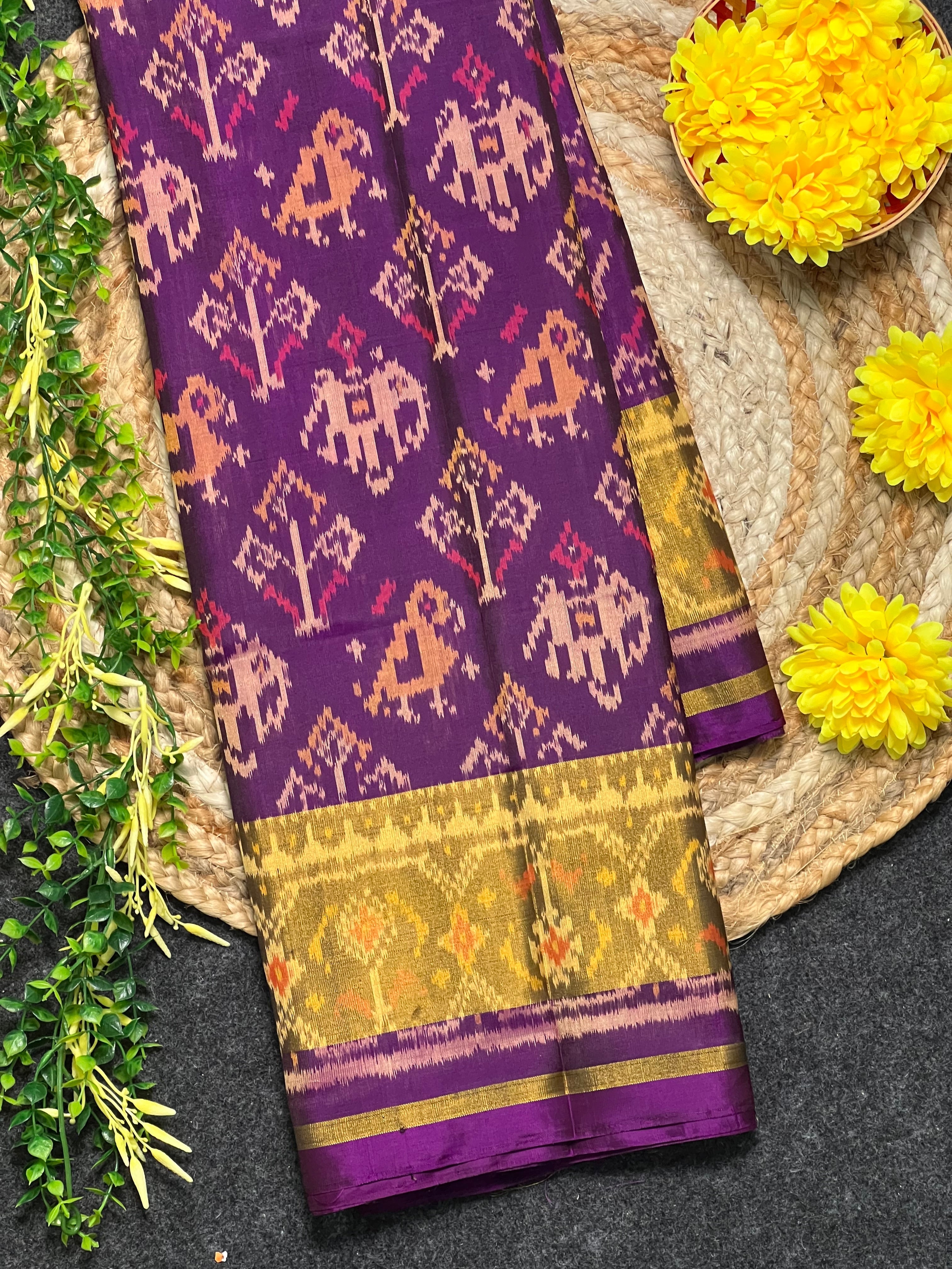 Traditional Narikunj Design Handwoven Patola Silk Saree Main image