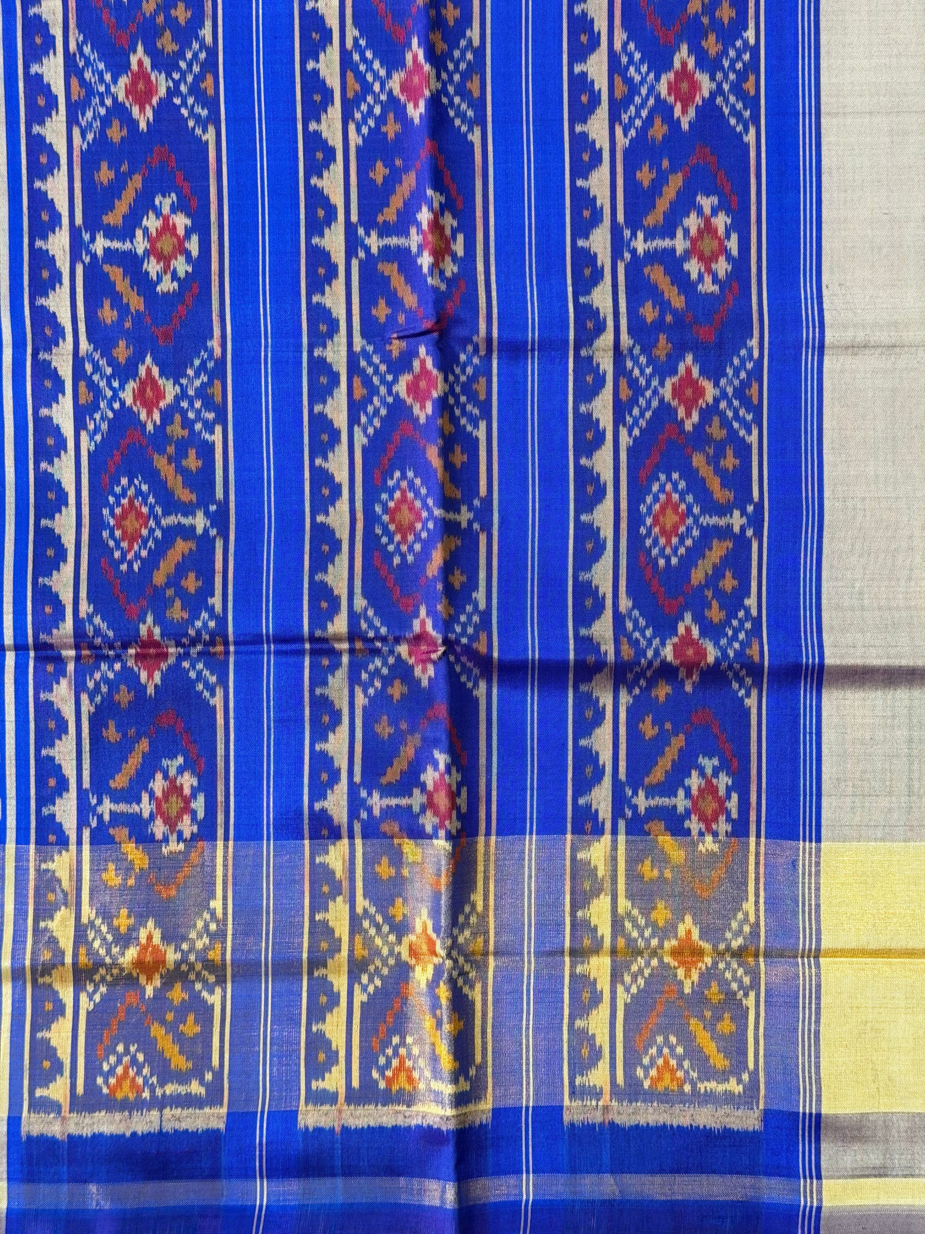 Narikunj Traditional Design Handwoven Patola Silk Saree