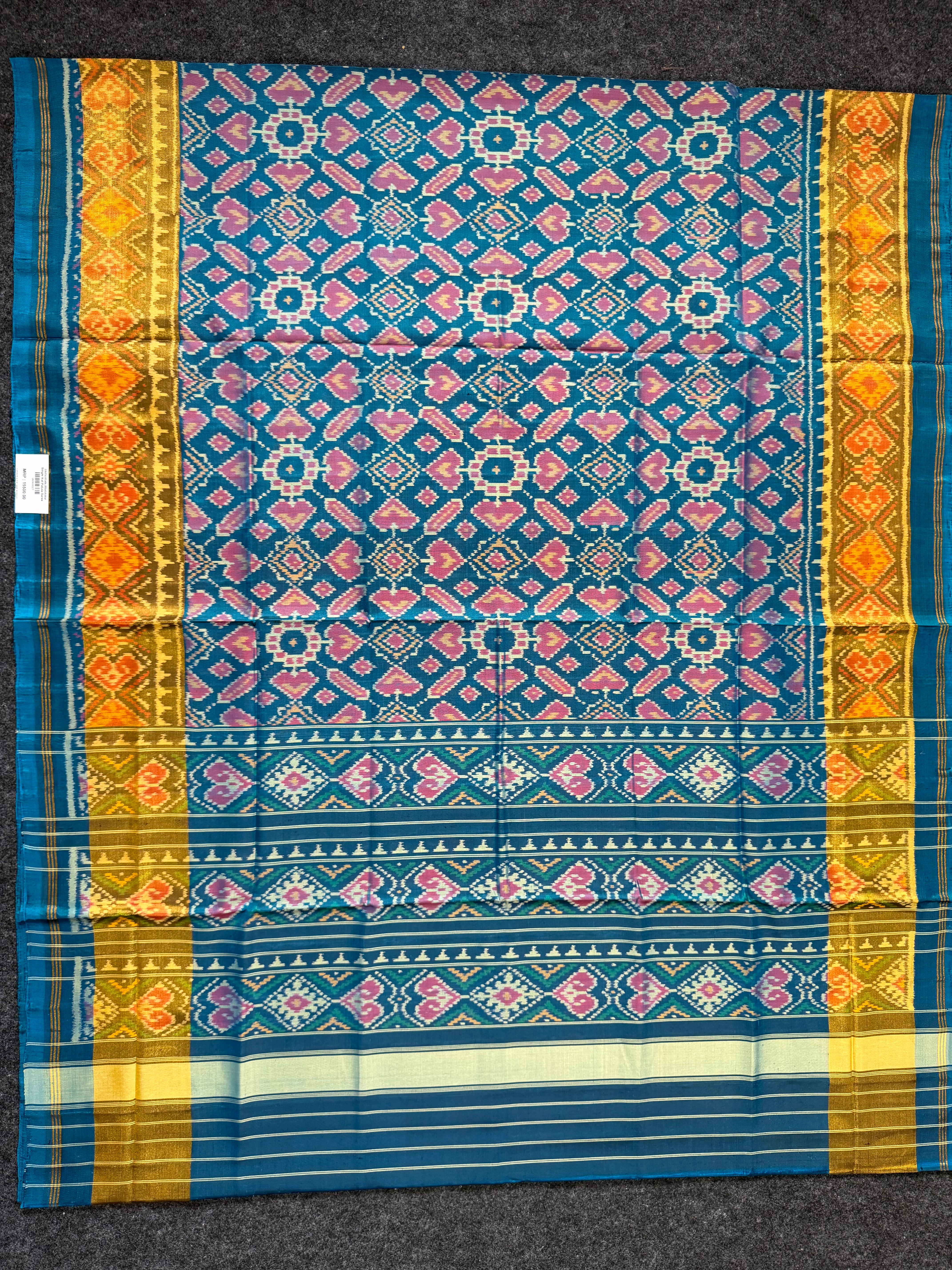 Manekchowk Traditional Design Handwoven Patola Silk Saree Secondary image