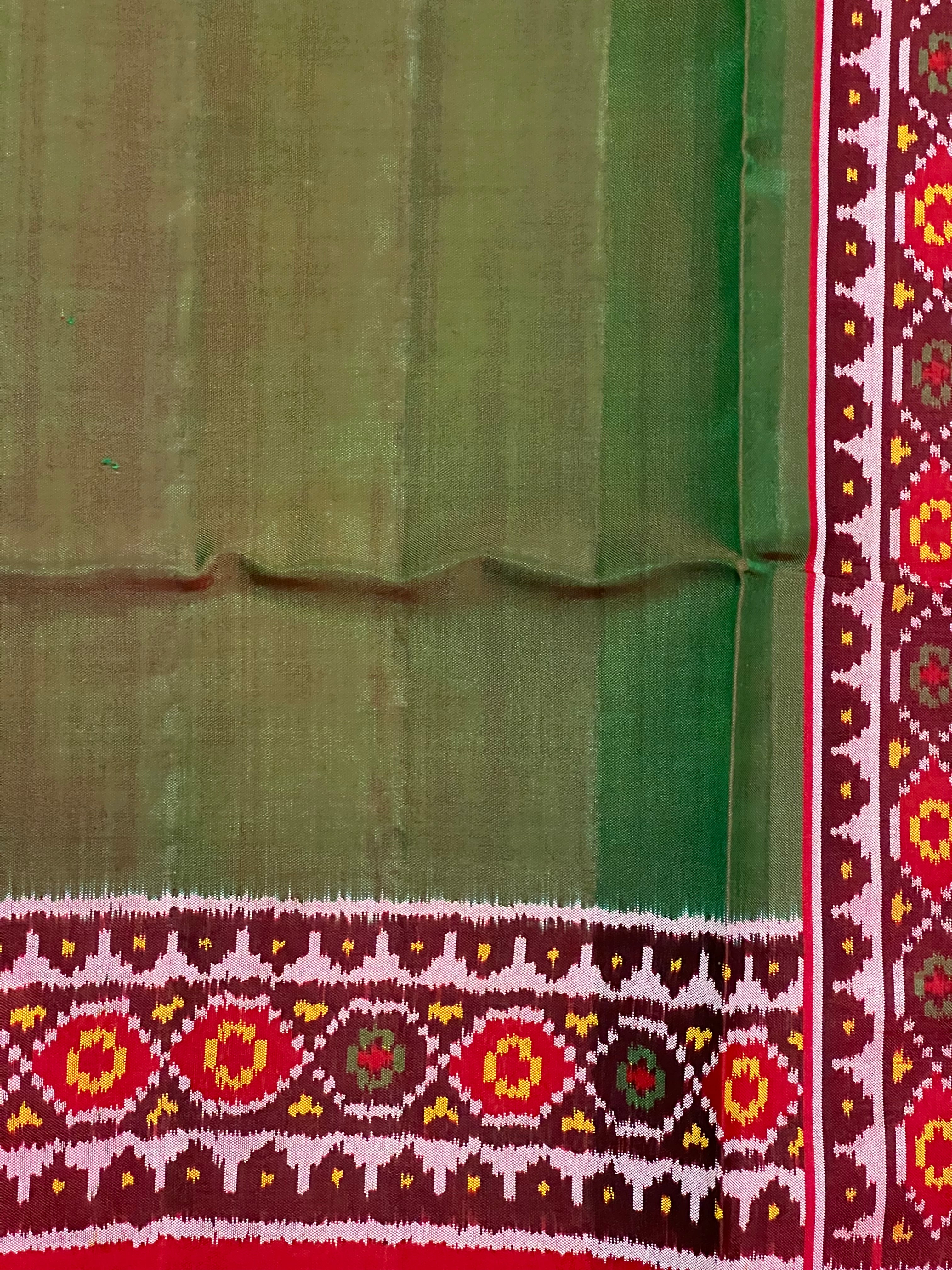 Green Gala Border With Designer Blouse Handwoven Patola Silk Saree