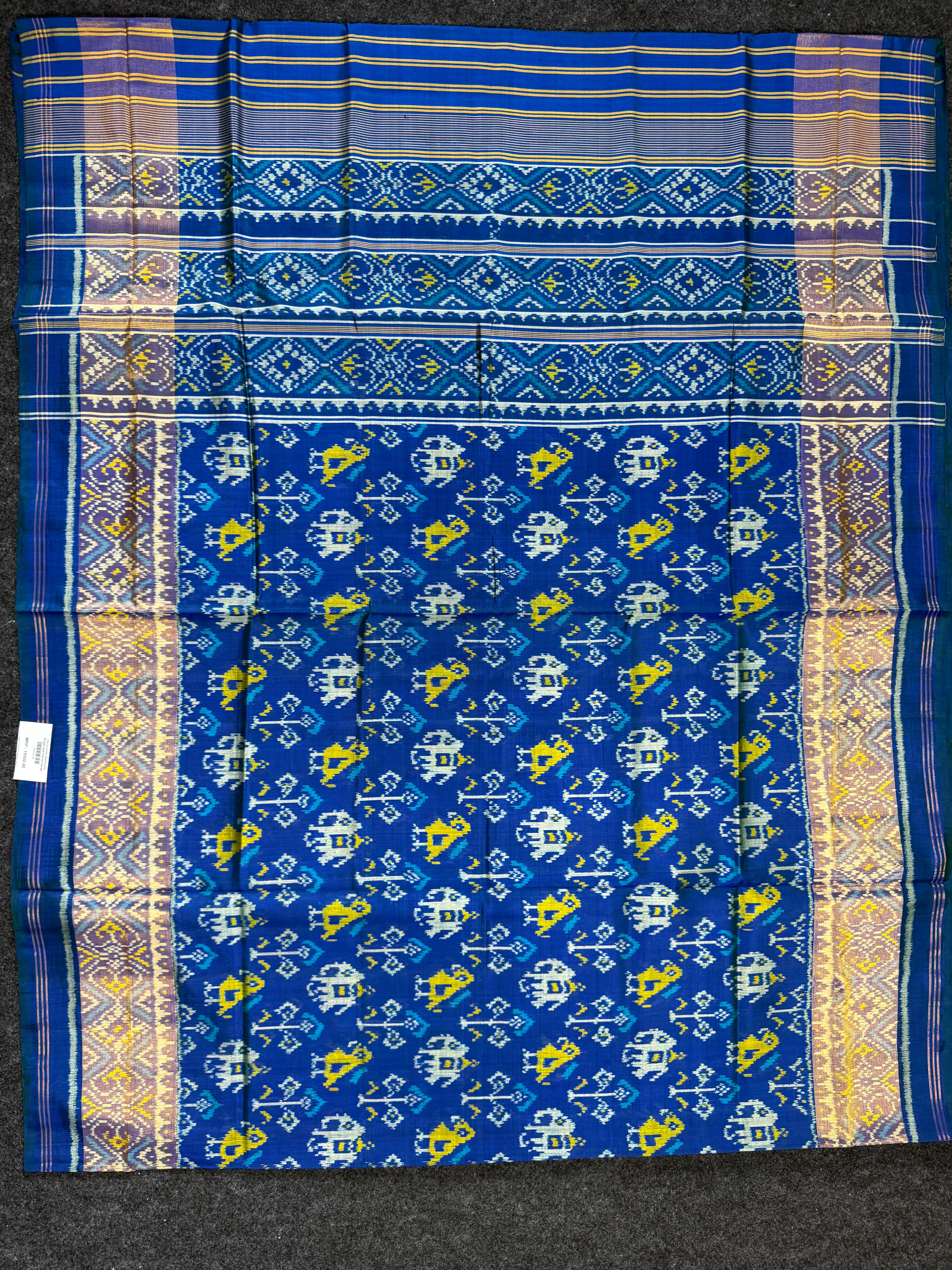 Traditional Design Handwoven Patola Silk Saree Secondary image