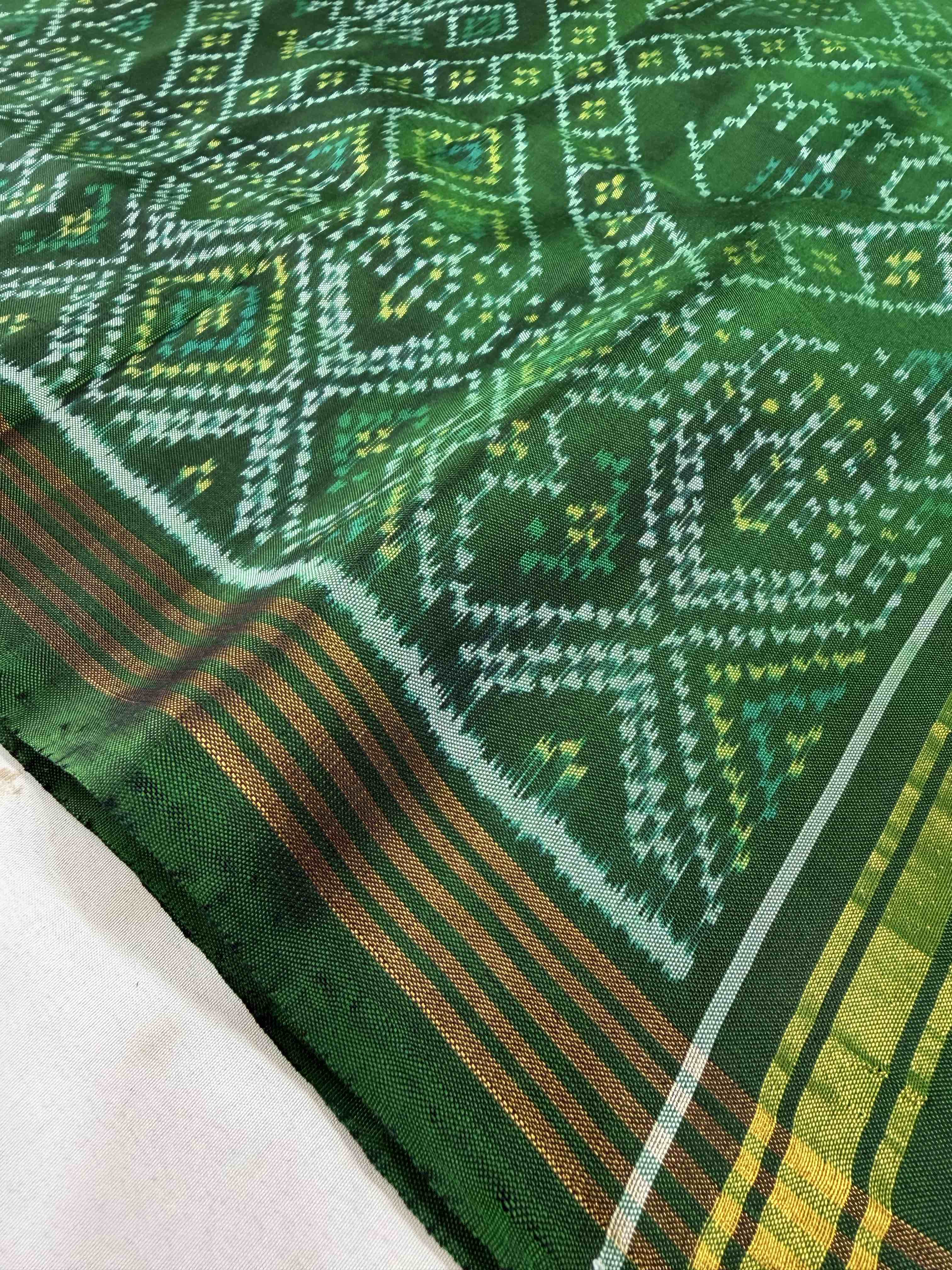 Bandhej Traditional Design Handwoven Patola Silk Saree
