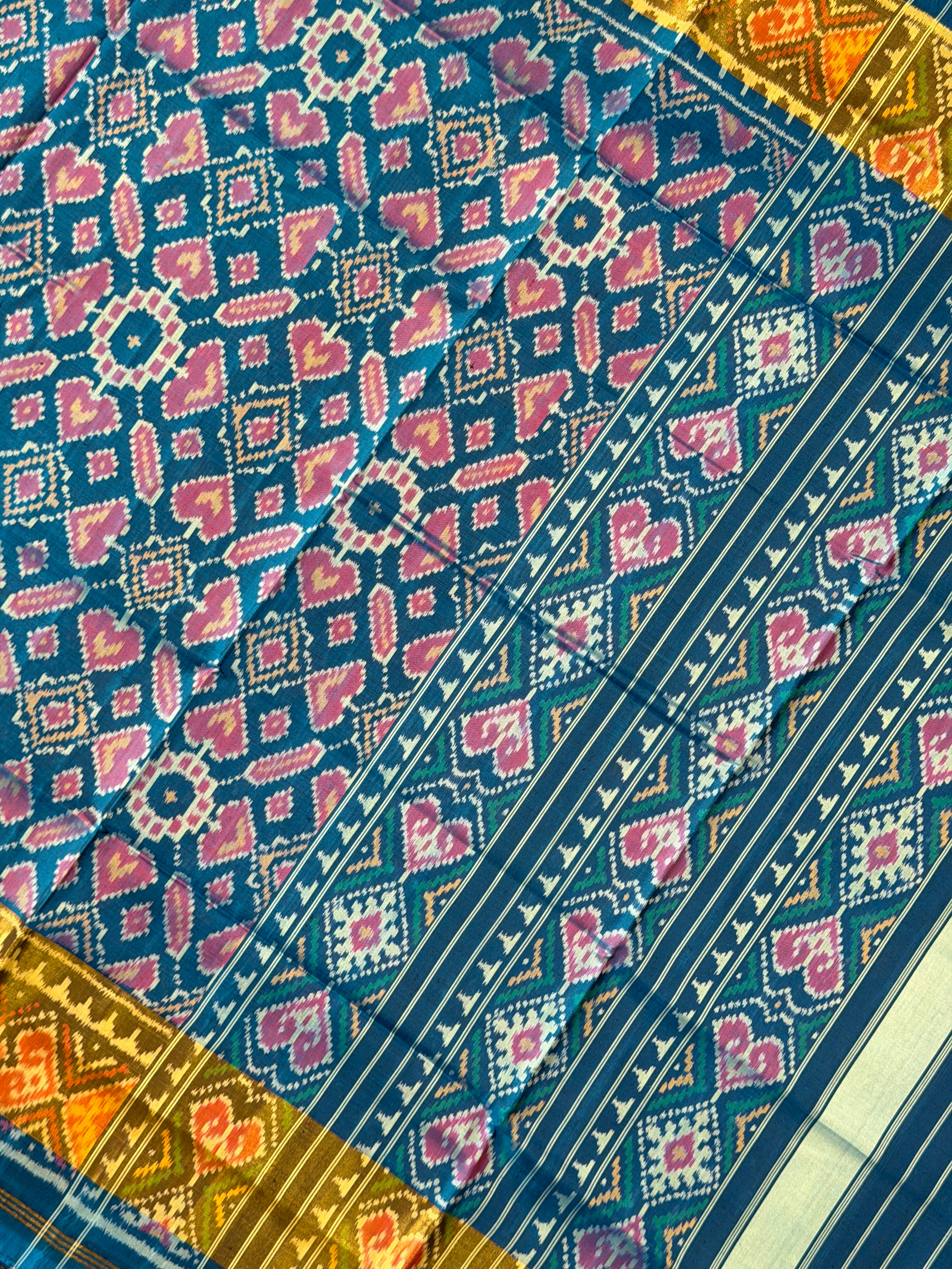 Manekchowk Traditional Design Handwoven Patola Silk Saree
