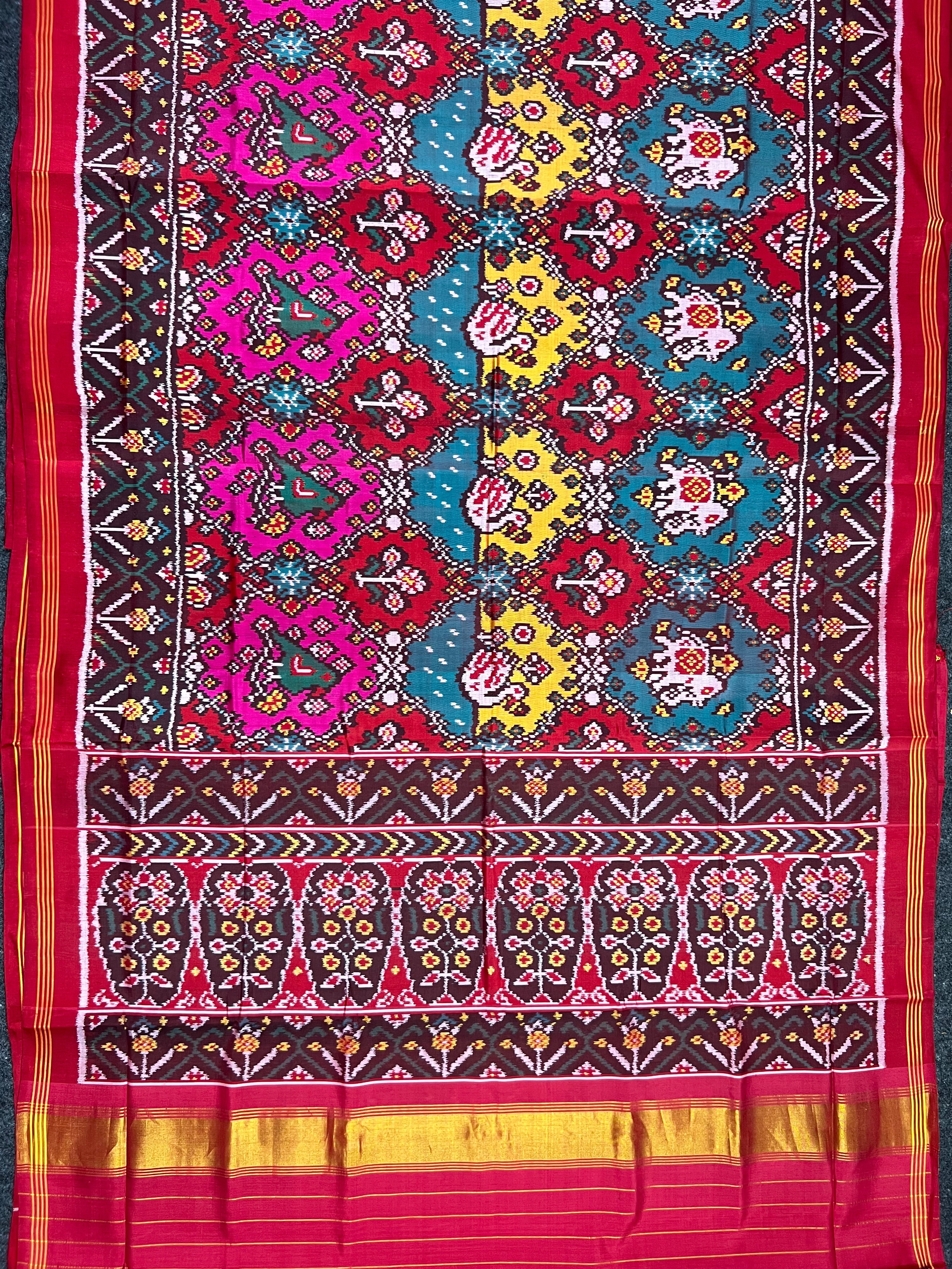 Exclusive Motif Traditional Design Handwoven Patola Silk Saree