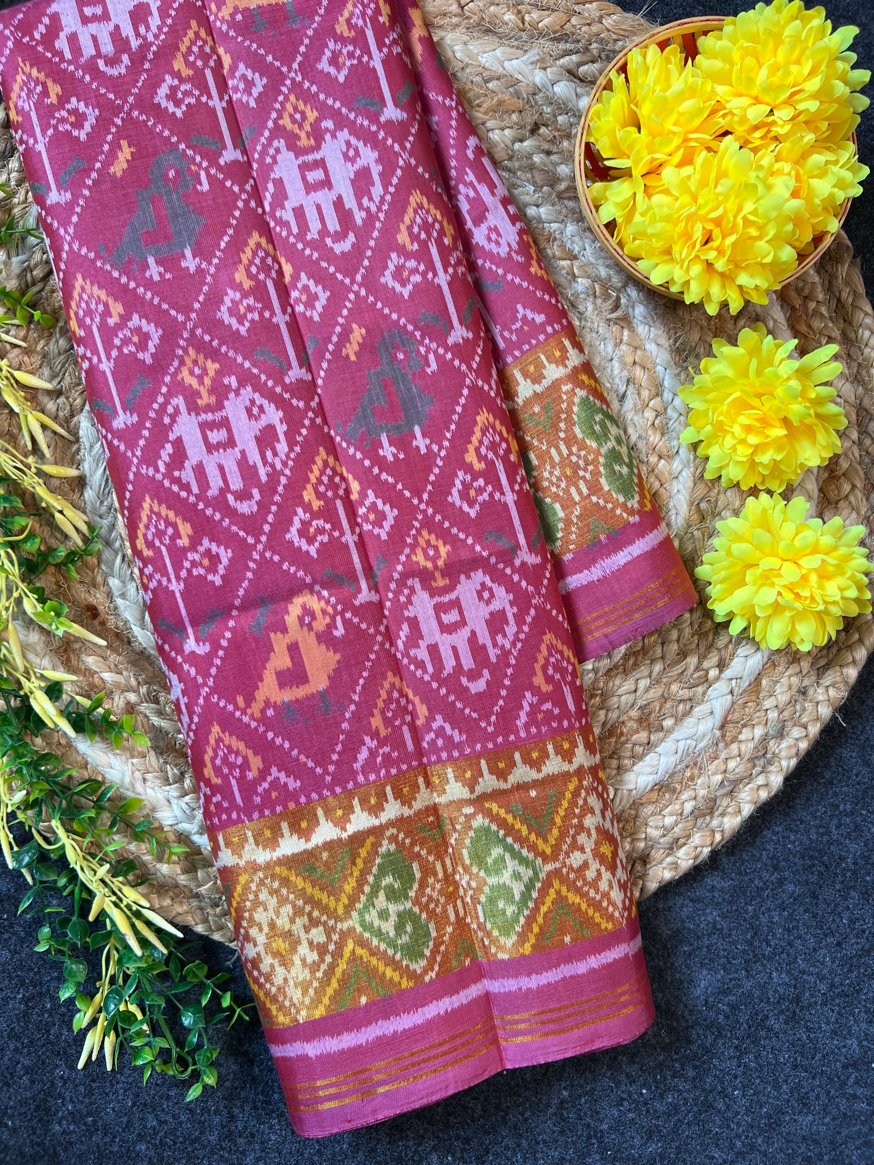 Handwoven Patola Silk Saree Narikunjan Main image