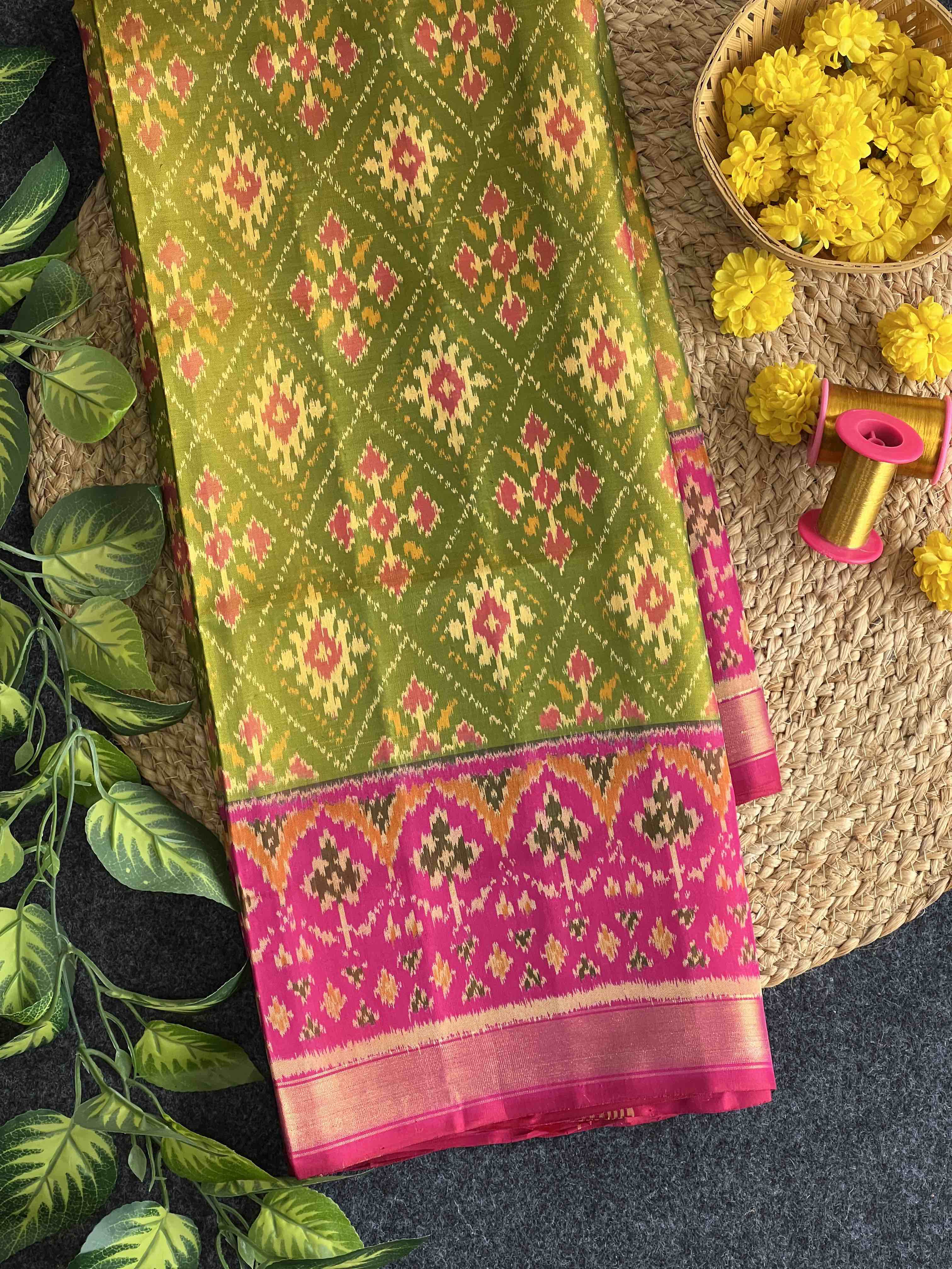 Pan-Chanda Traditional Design Handwoven Patola Silk Saree