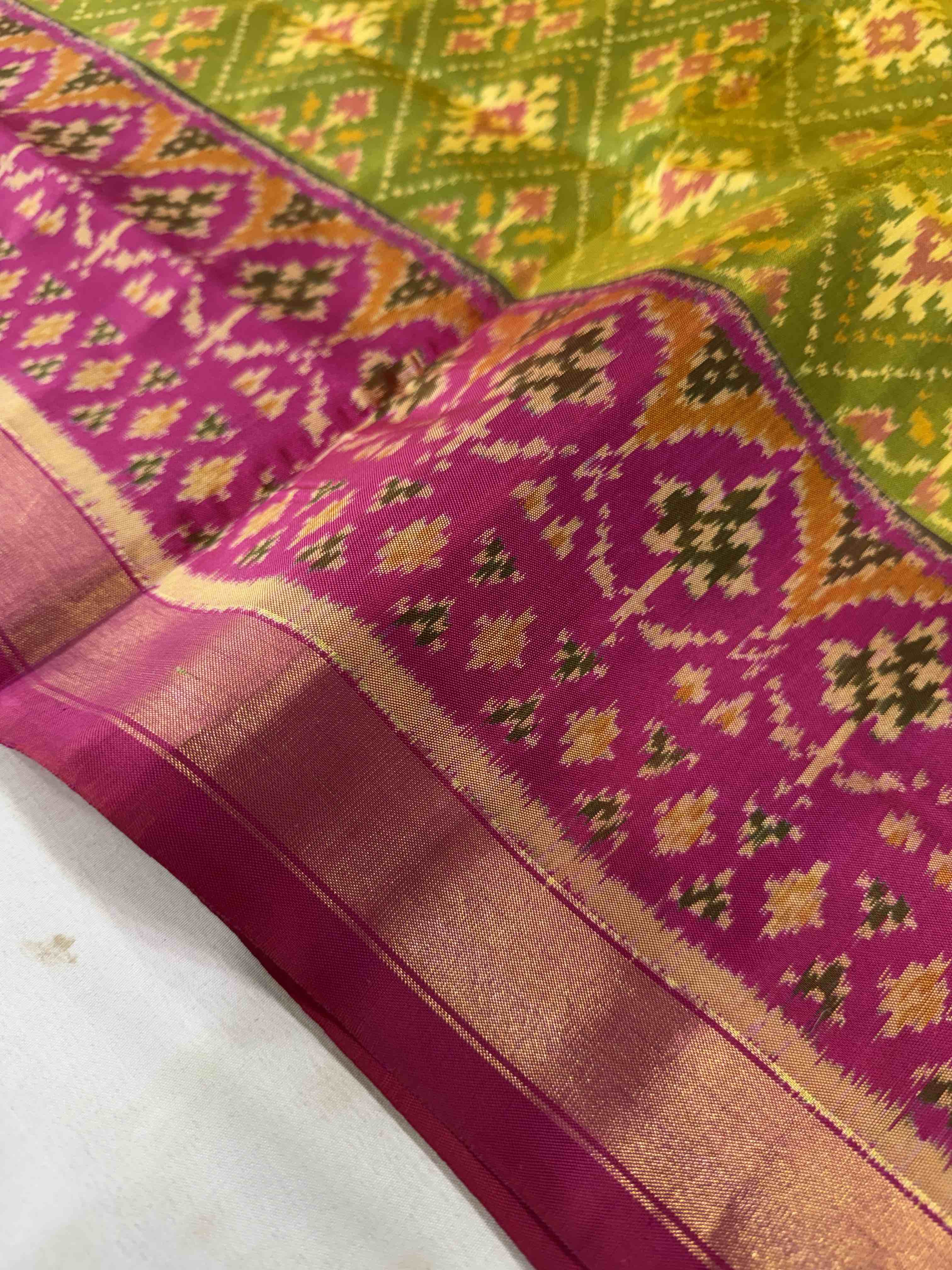 Pan-Chanda Traditional Design Handwoven Patola Silk Saree
