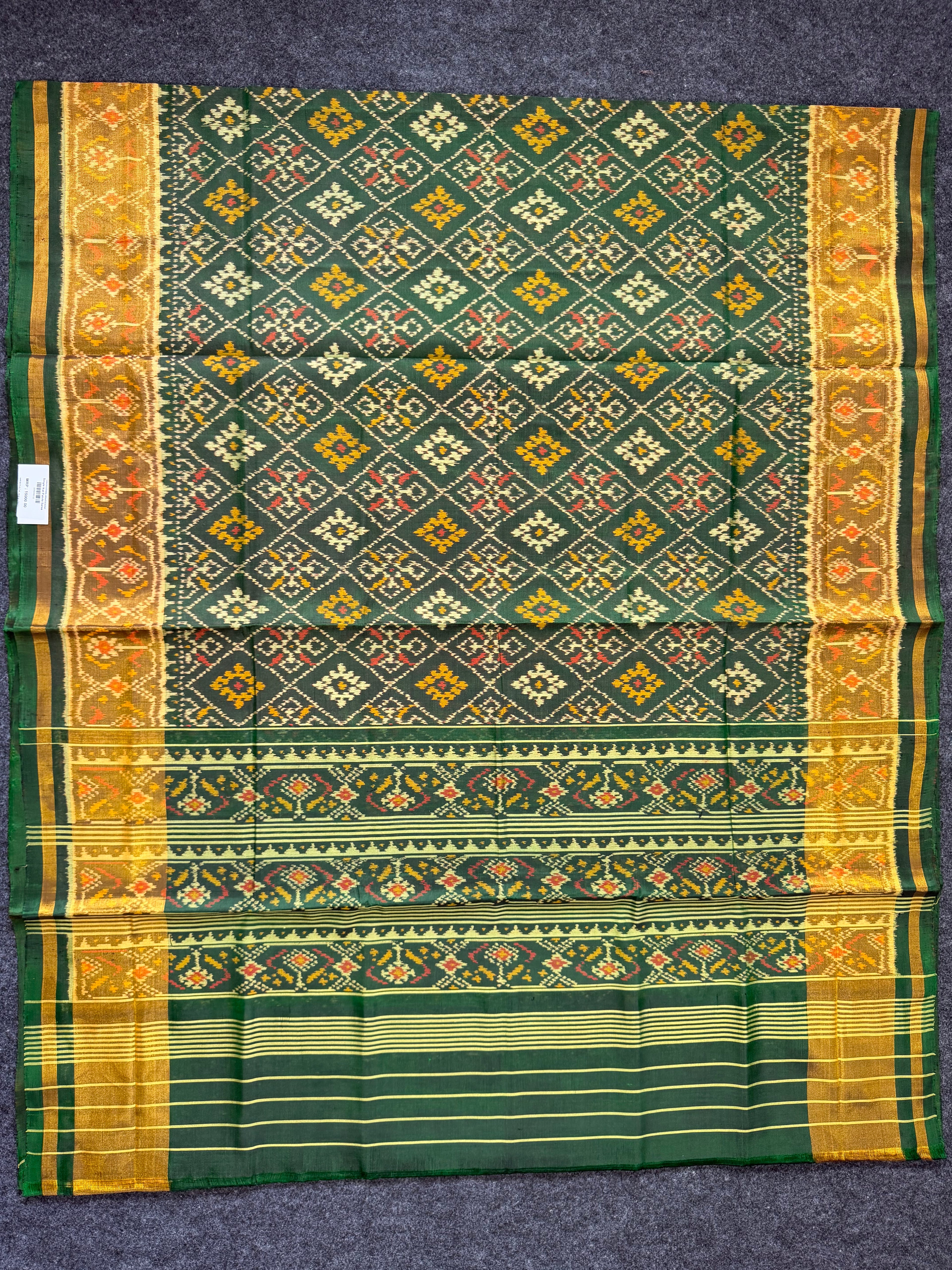 Pan-Chanda Traditional Design Handwoven Patola Silk Saree