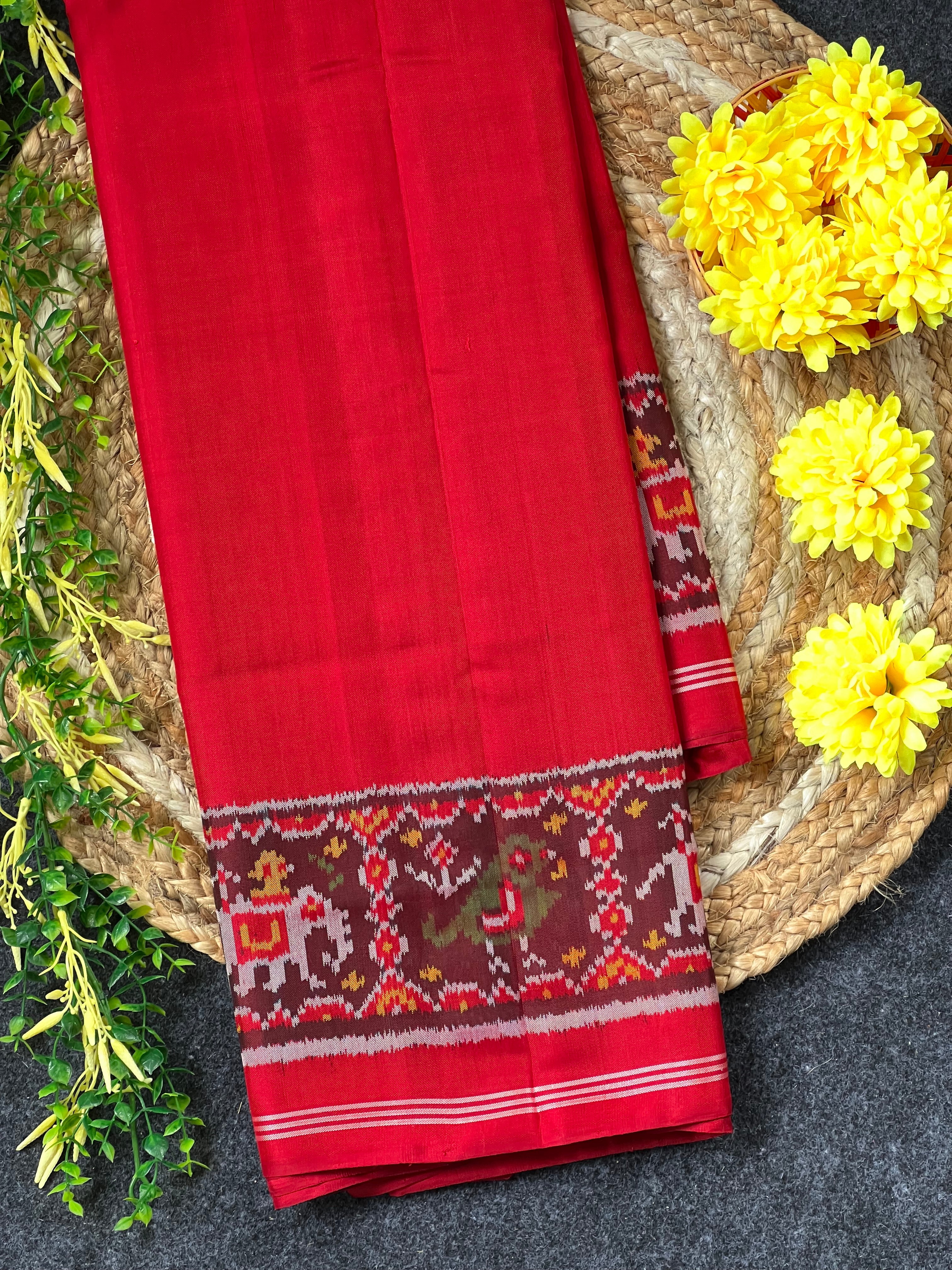 Plain Red With Designer Blouse Handwoven Patola Silk Saree Main image