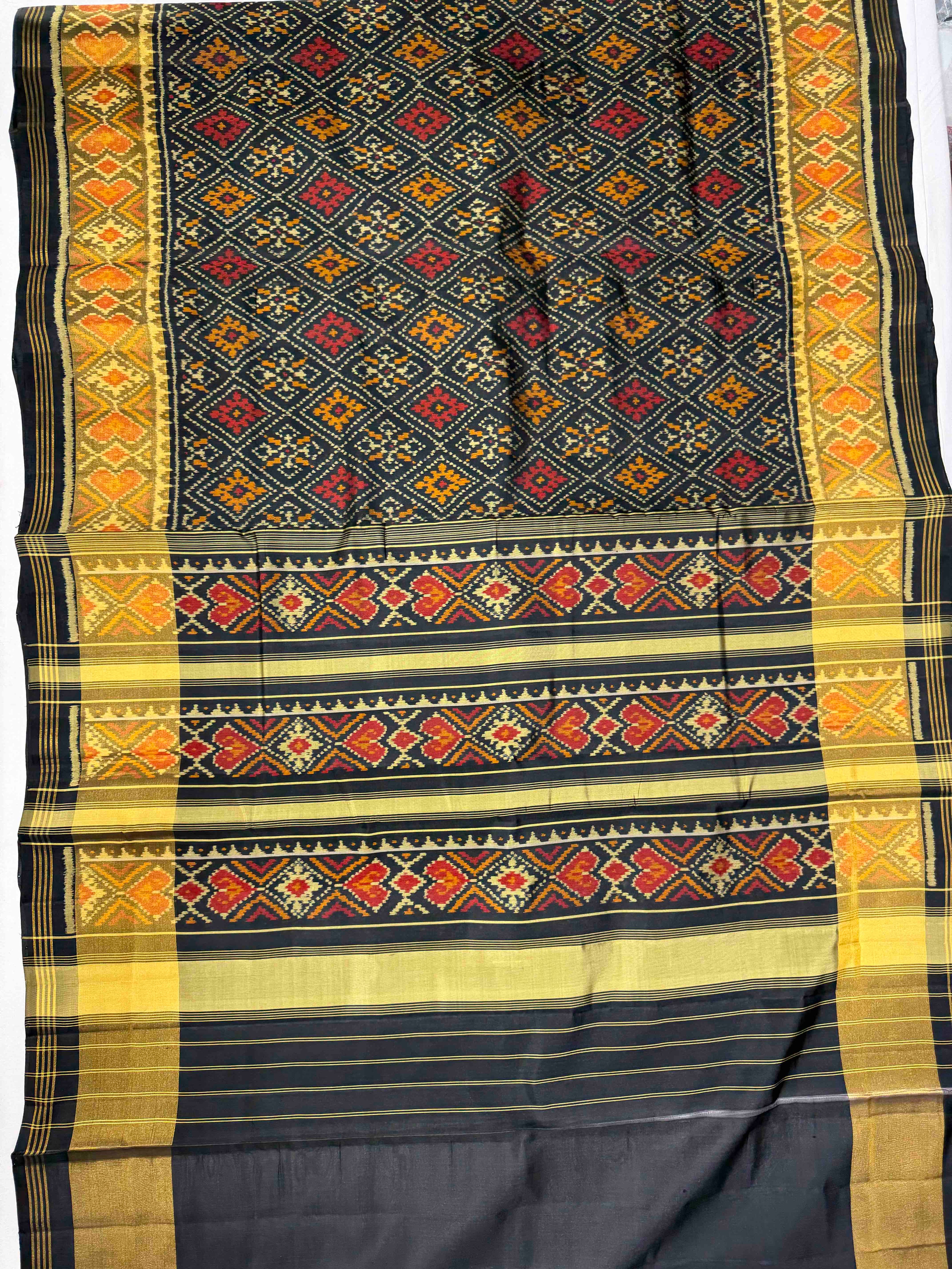 Pan-Chanda Design Handwoven Patola Silk Saree