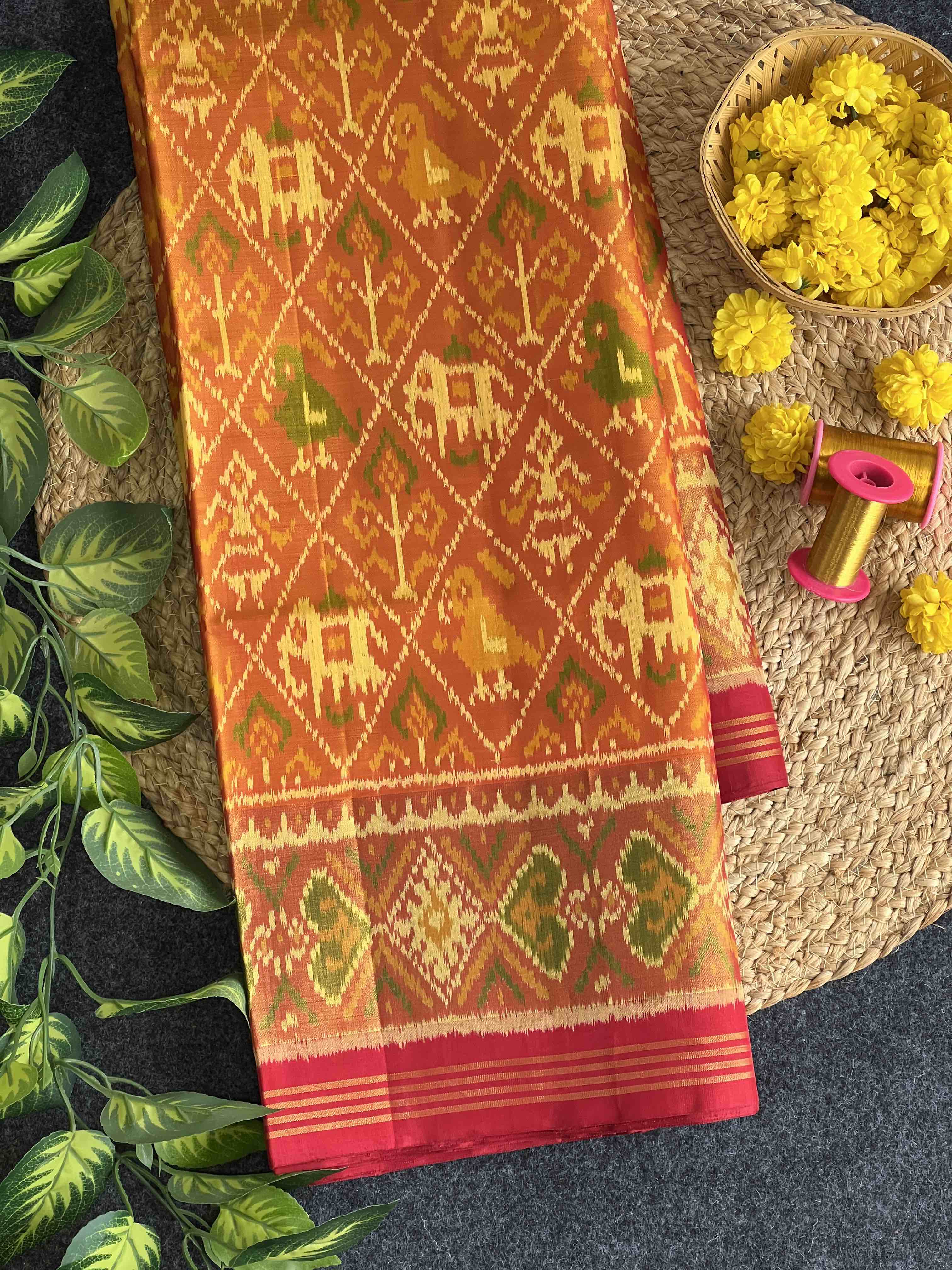 Narikunj Traditional Design Handwoven Patola Silk Saree Main image