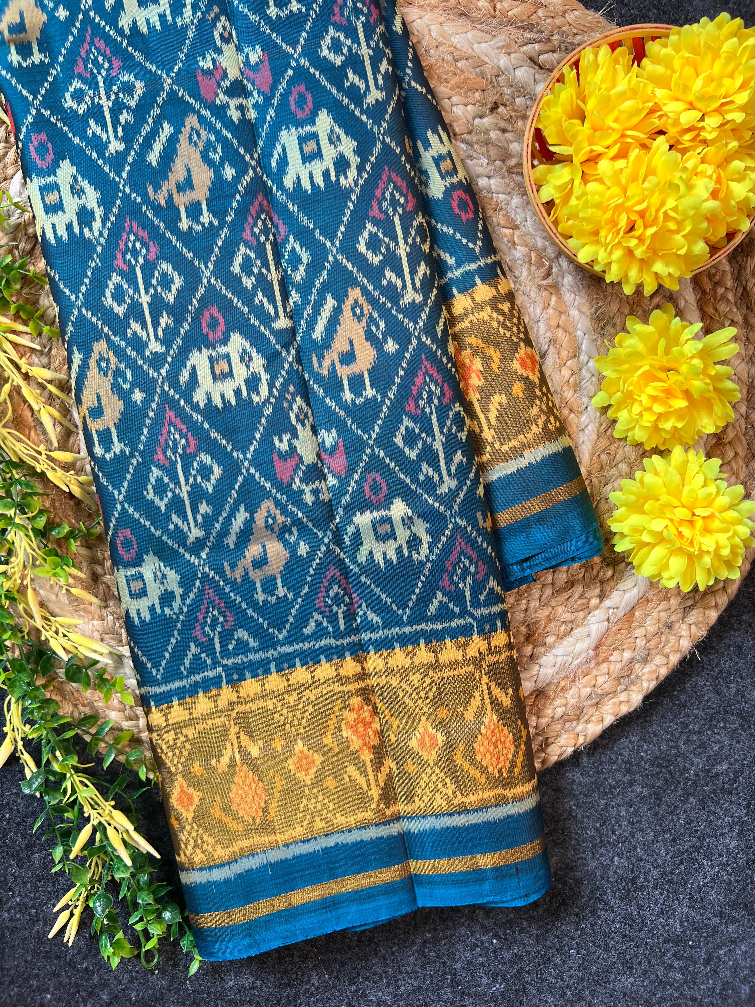 Narikunj Traditional Design Handwoven Patola Silk Saree