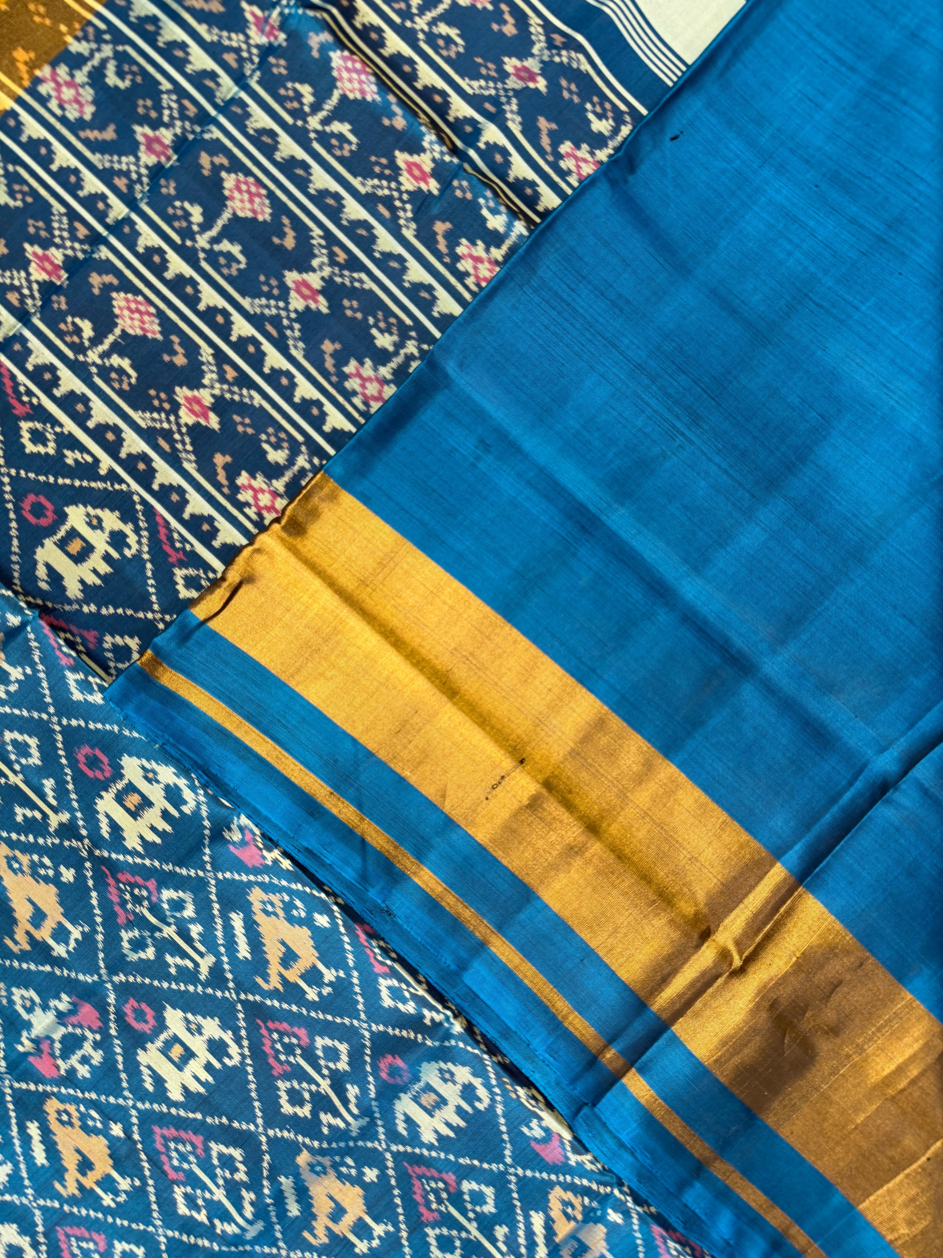 Narikunj Traditional Design Handwoven Patola Silk Saree