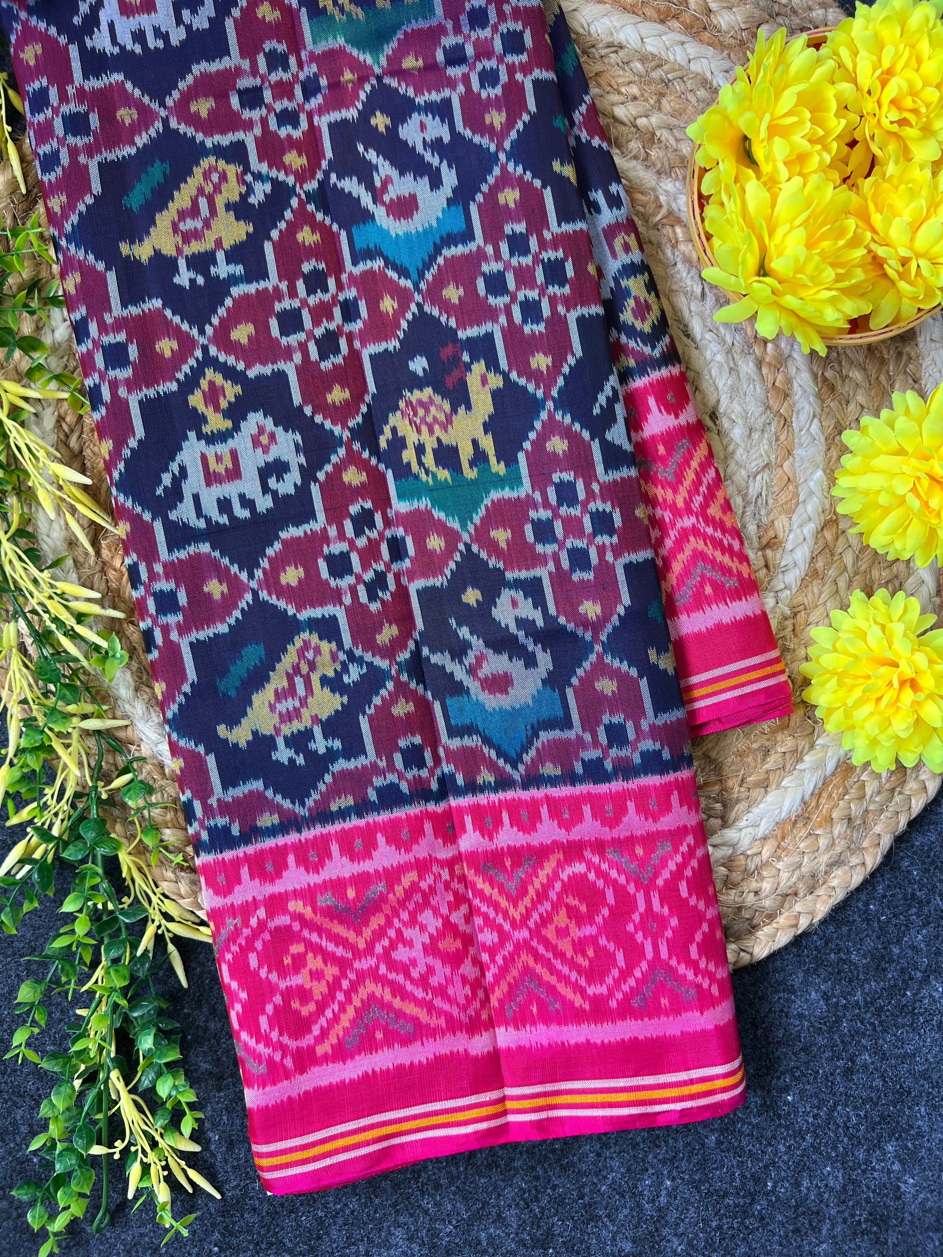 Small Motif Design Handwoven Patola Silk Saree Main image