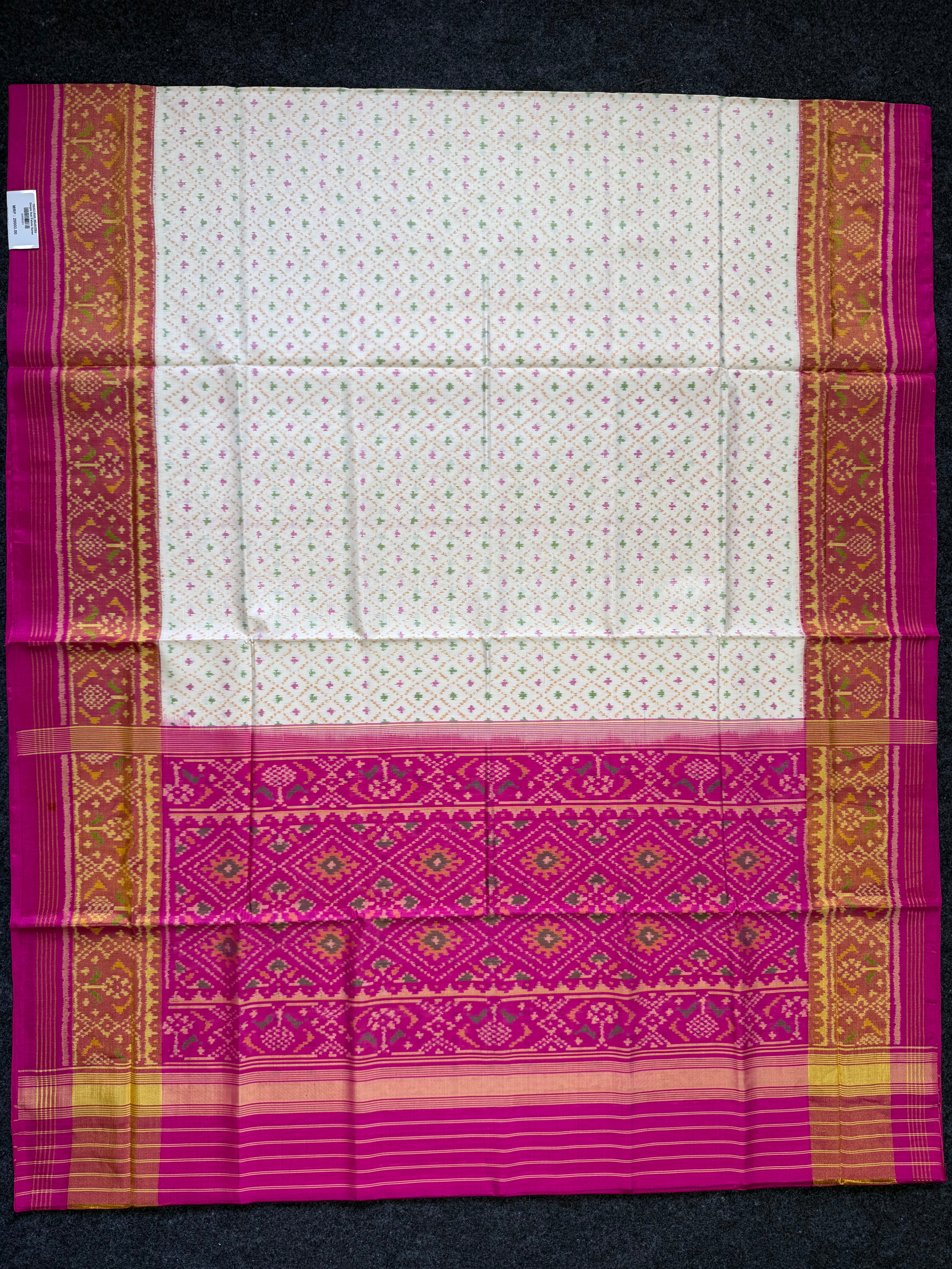 White Daliyabhat Traditional Design Handwoven Patola Silk Saree Secondary image