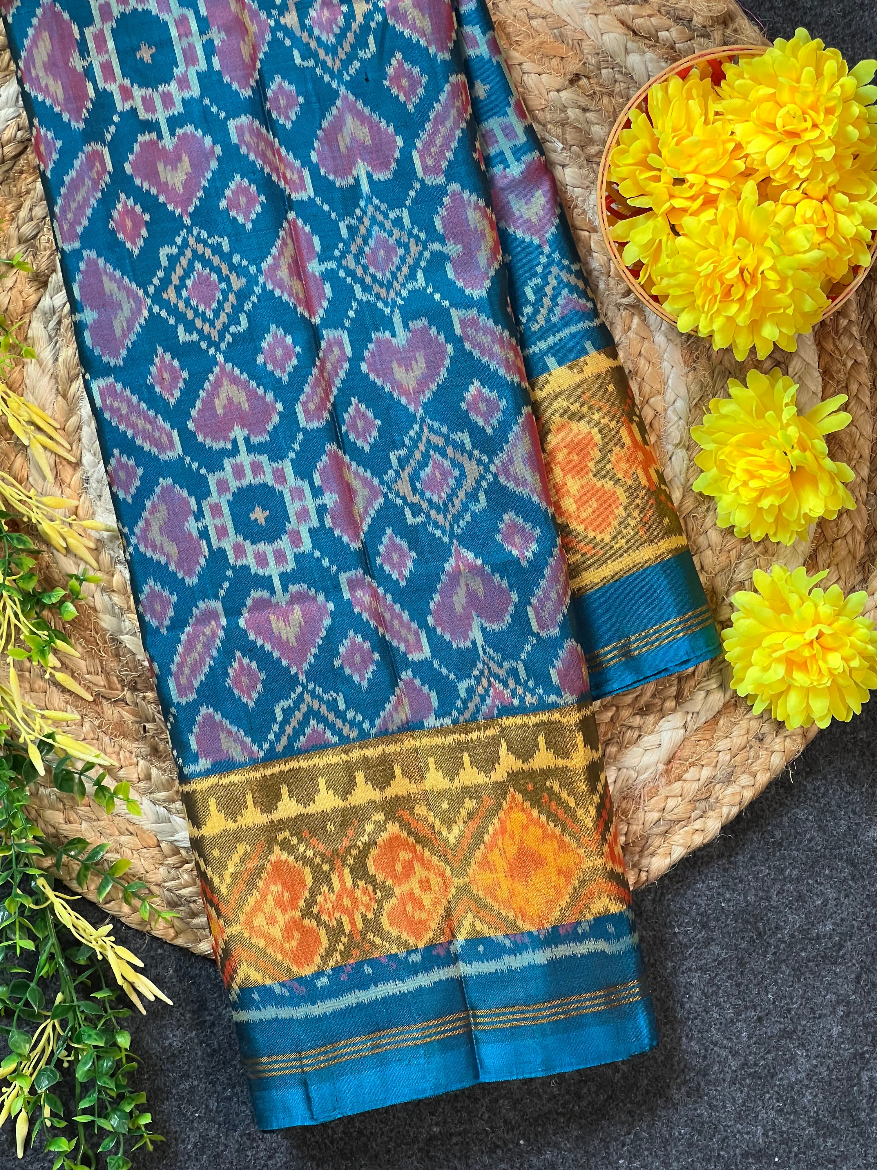Manekchowk Traditional Design Handwoven Patola Silk Saree