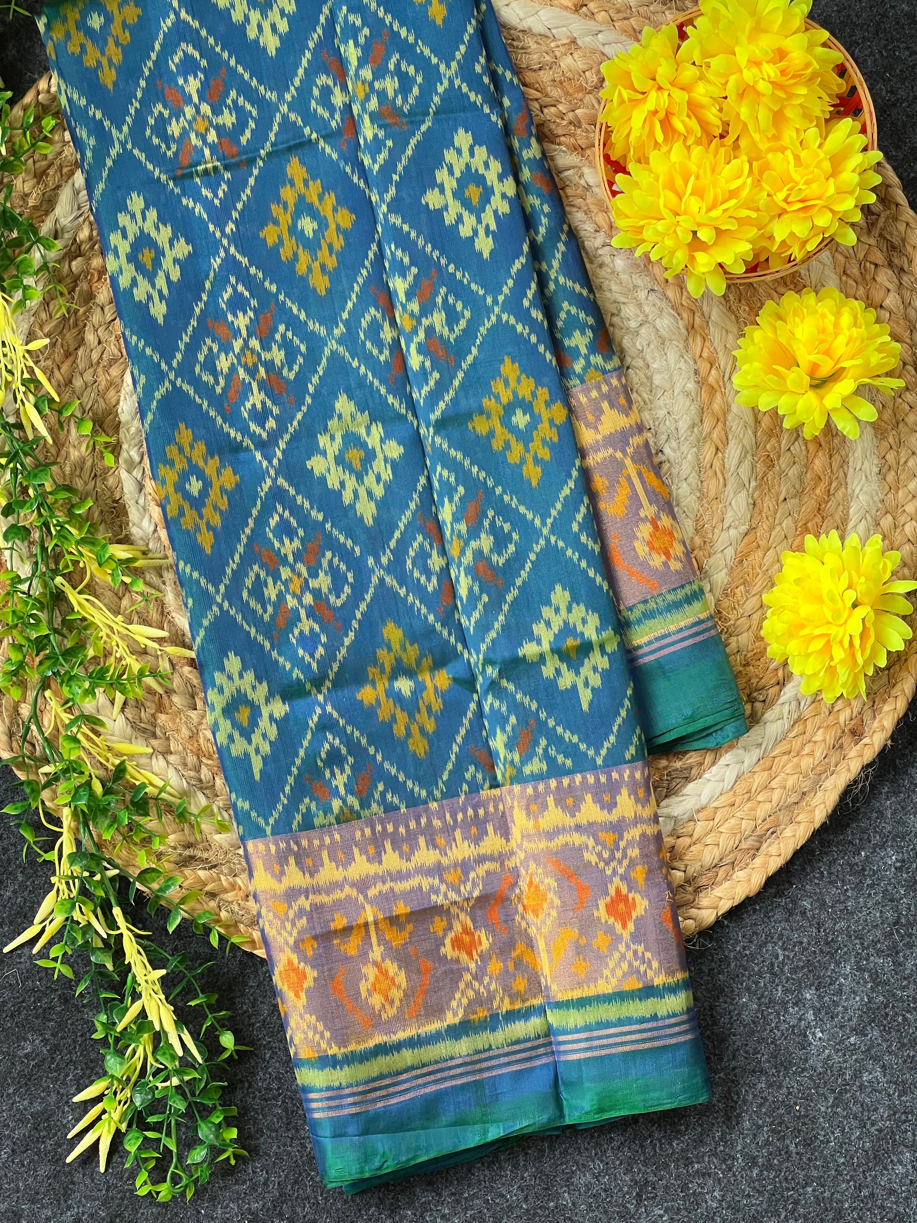 Pan Chanda Traditional Design Handwoven Patola Silk Saree