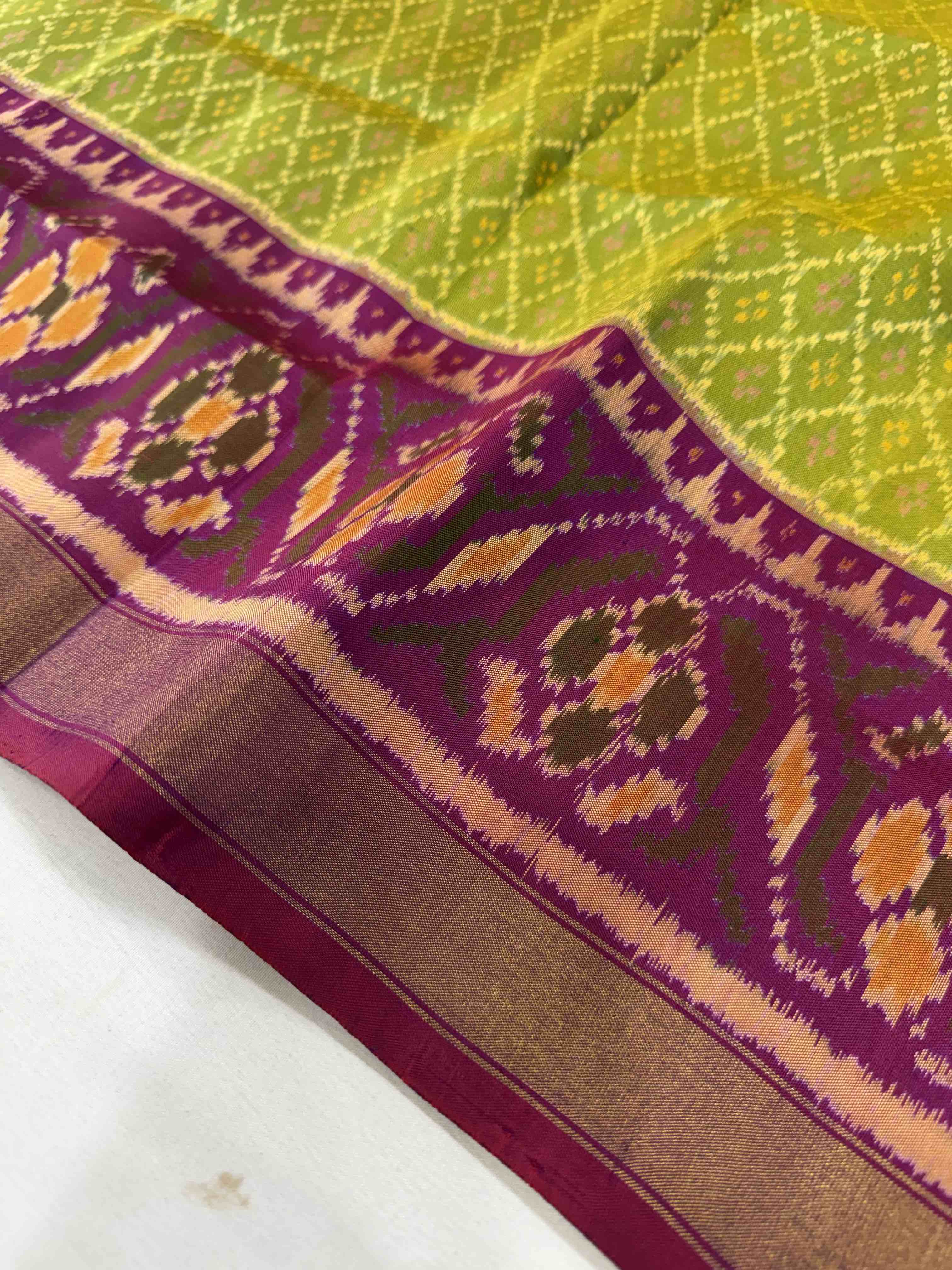 Pista Green Daliyabhat Traditional Design Handwoven Patola Silk Saree