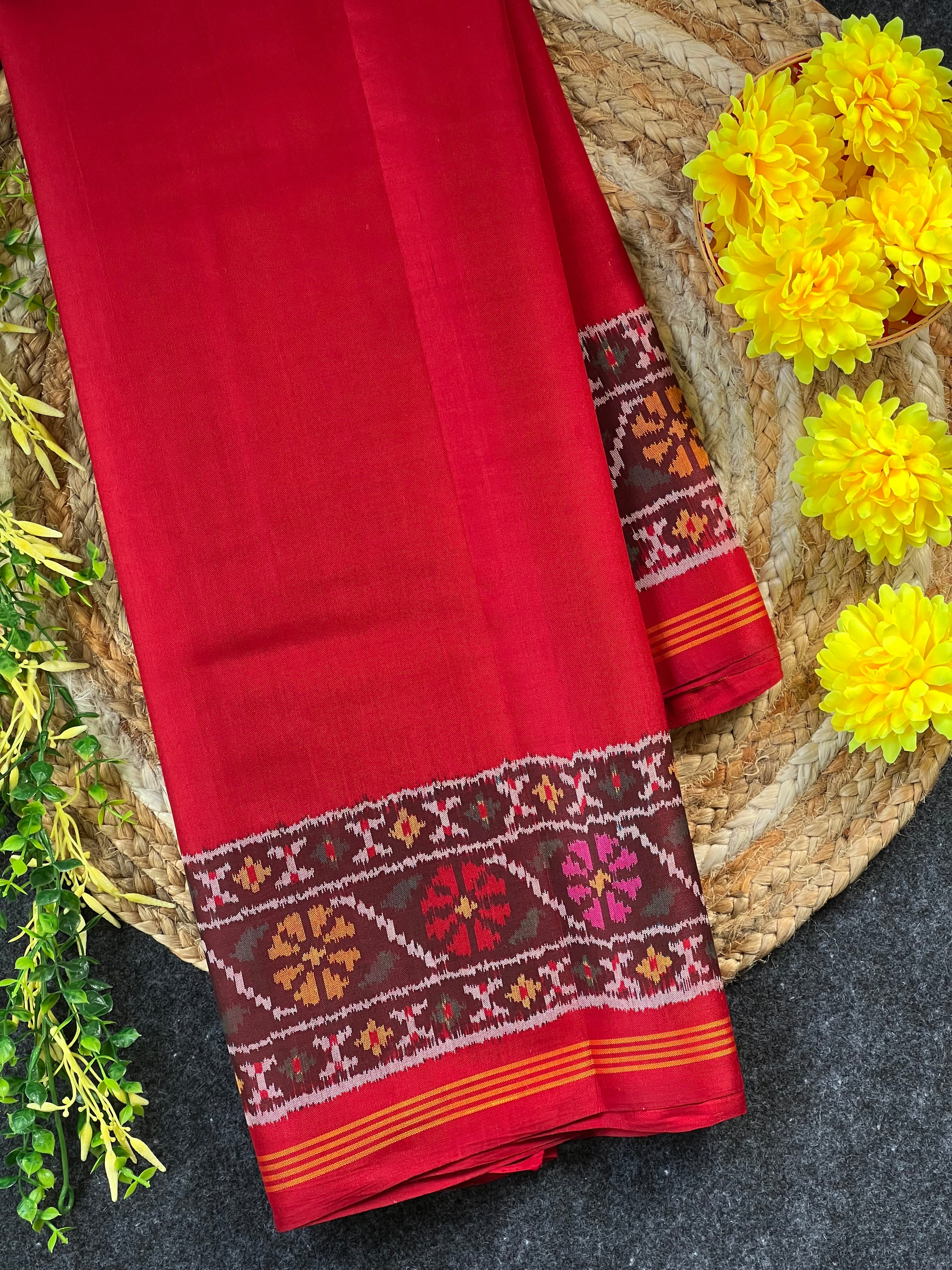 Plain Red Gala Border With Designer Blouse Handwoven Patola Silk Saree