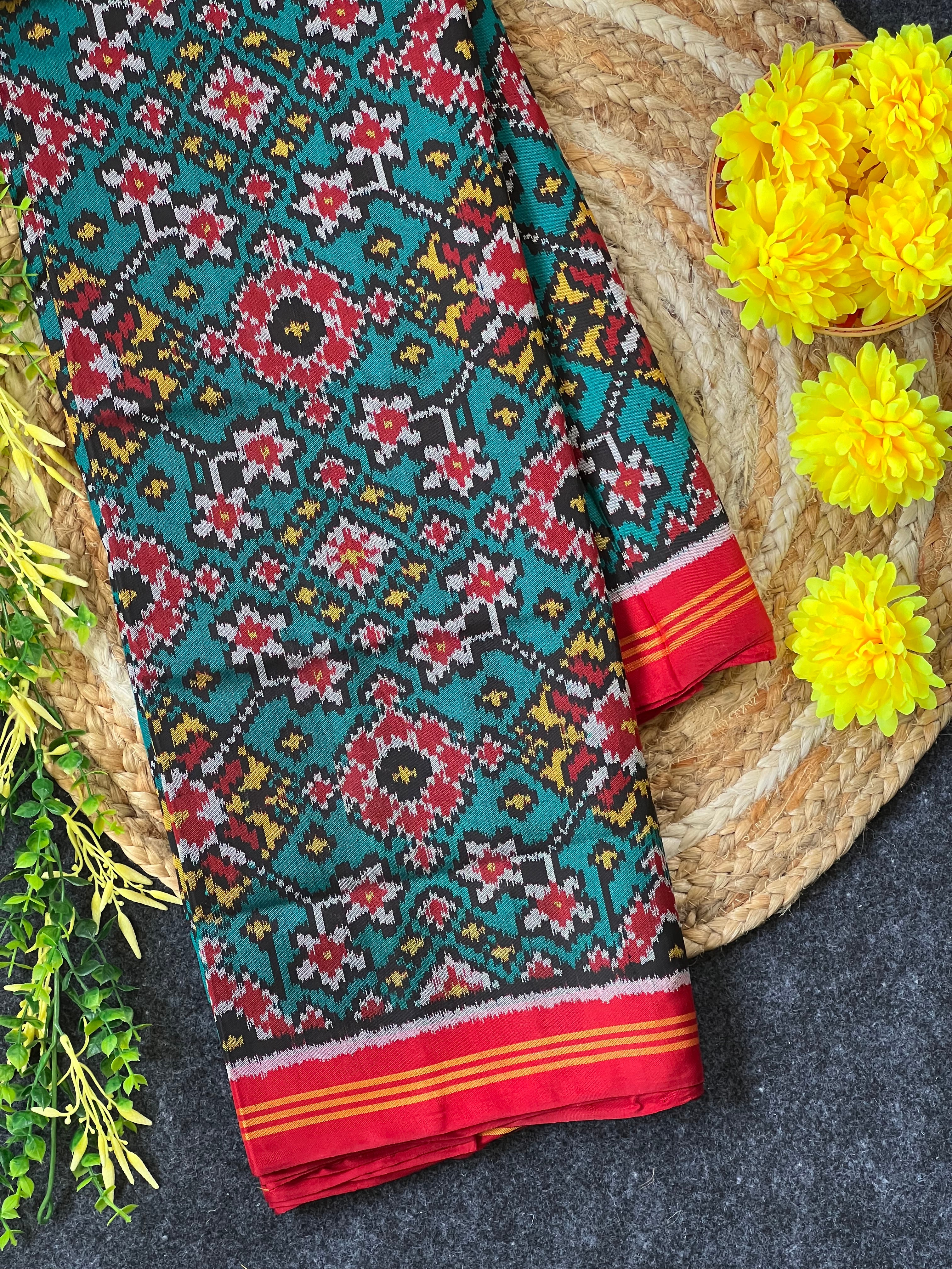 Navratna Traditional Design Handwoven Patola Silk Saree Main image