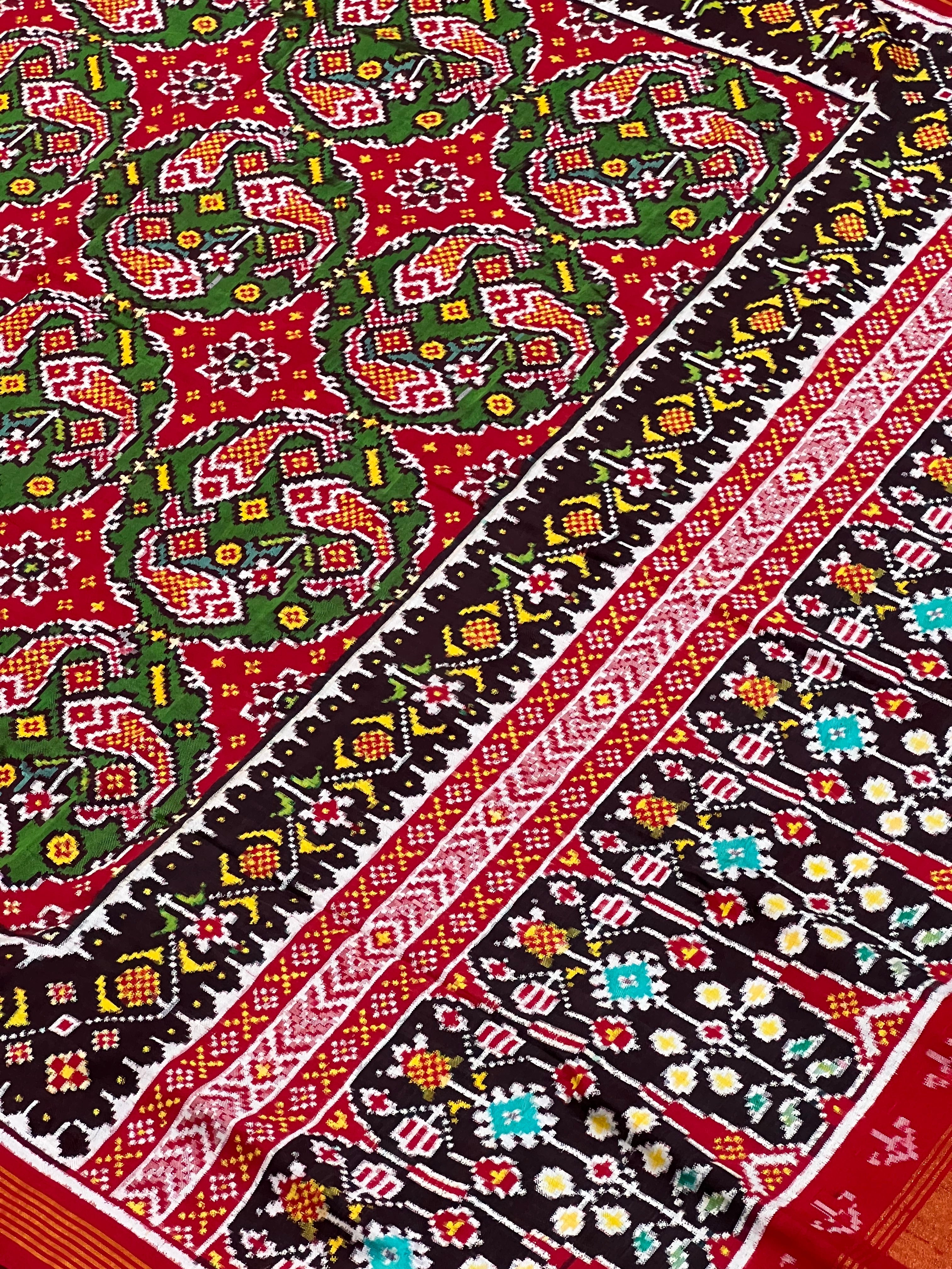 Fish Design Handwoven Double Ikat Patola Silk Saree